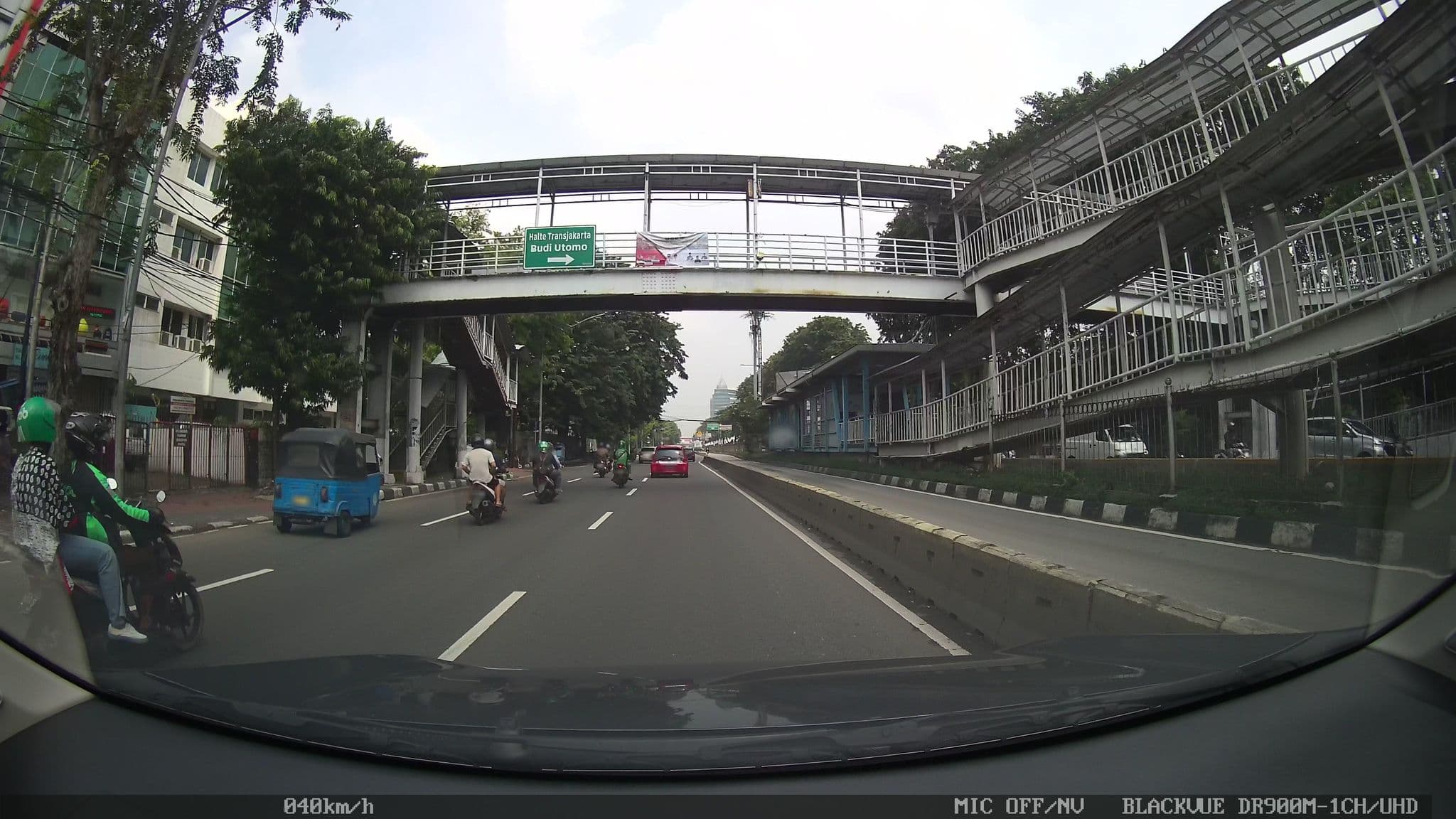 Street view near Novotel Hotel, Jakarta — © kaart_1 (CC BY-SA · Mapillary)