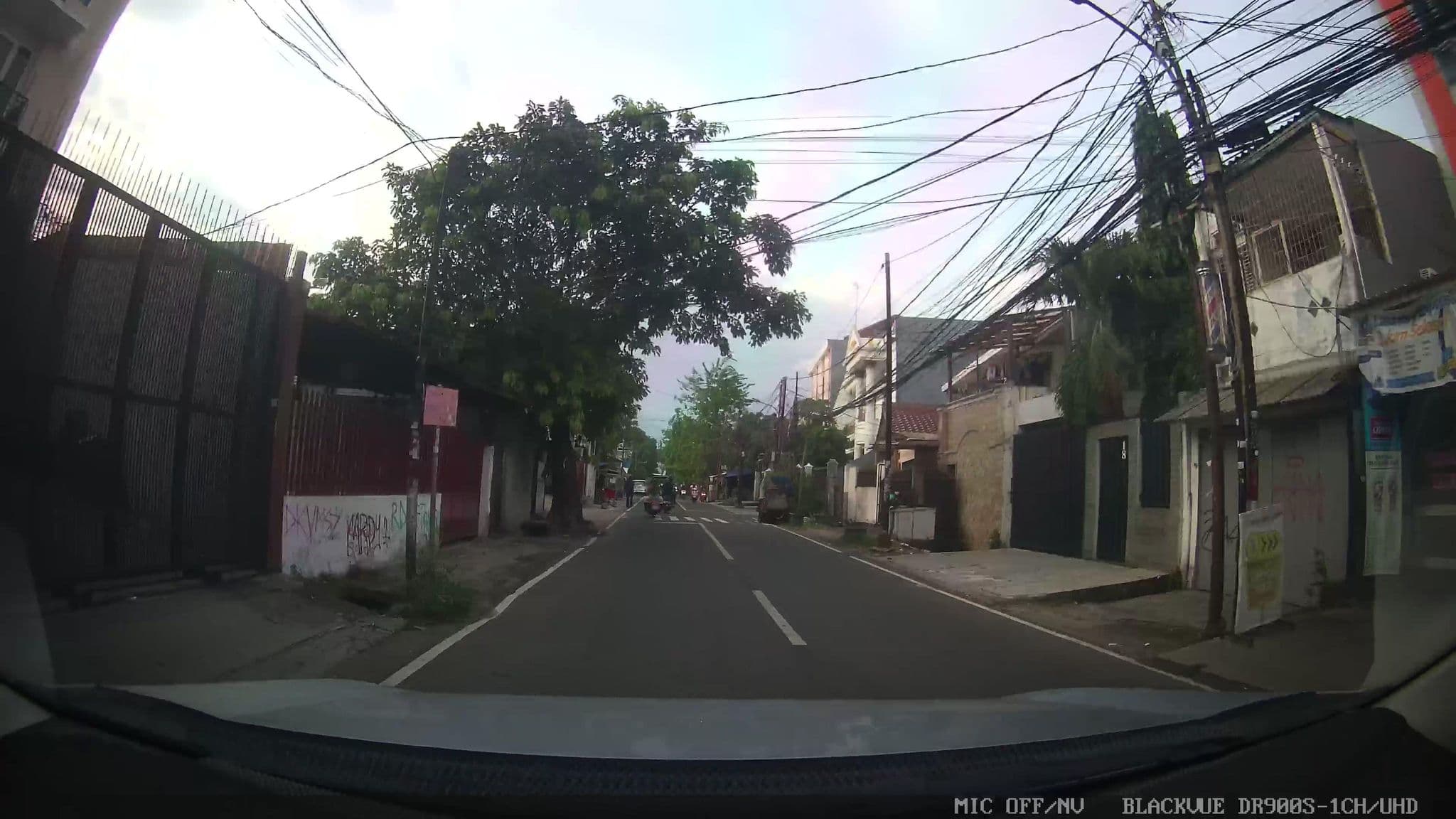 Street view near Puri Jaya Hotel, Jakarta — © Kaart---FRONT (CC BY-SA · Mapillary)