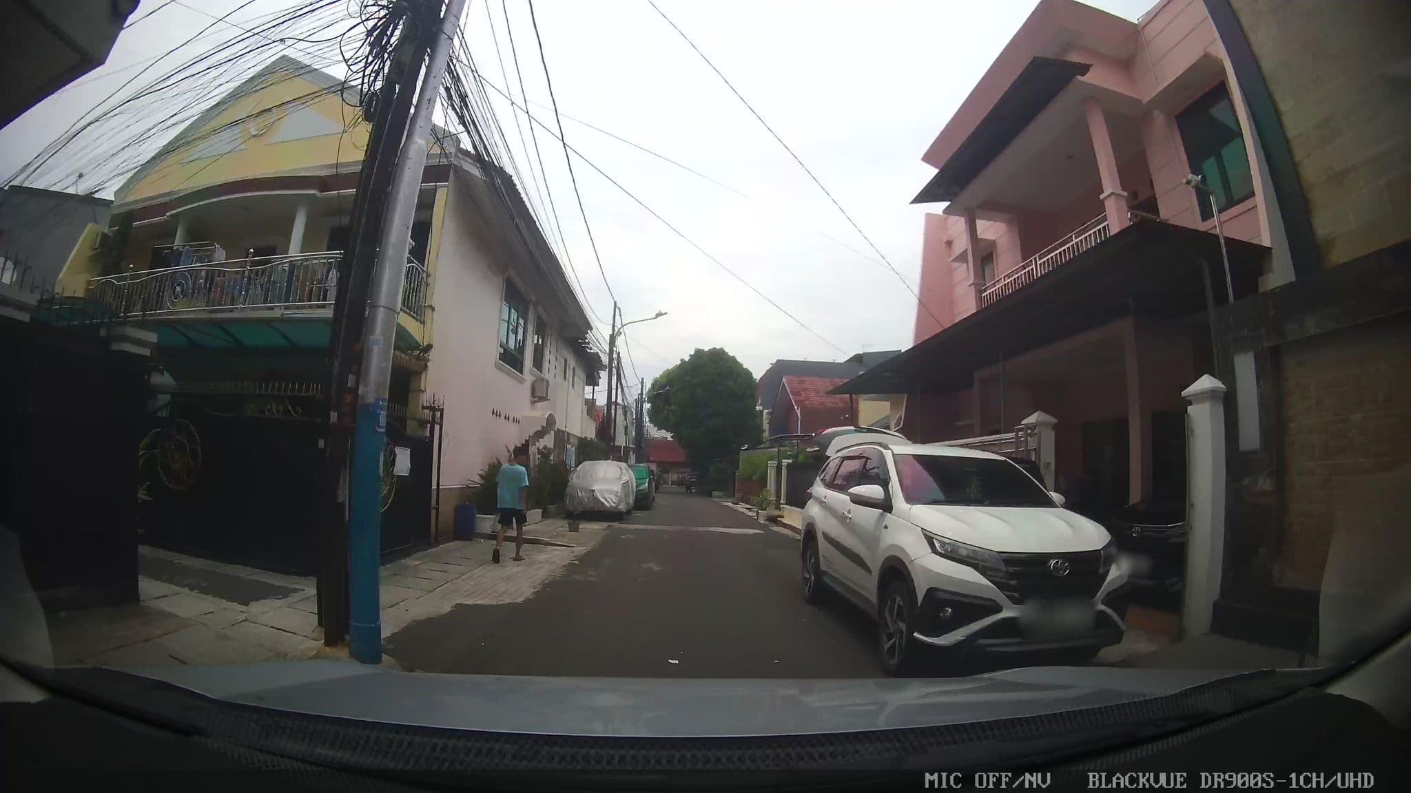 Street view near Wisma Shalom, Jakarta — © Kaart---FRONT (CC BY-SA · Mapillary)