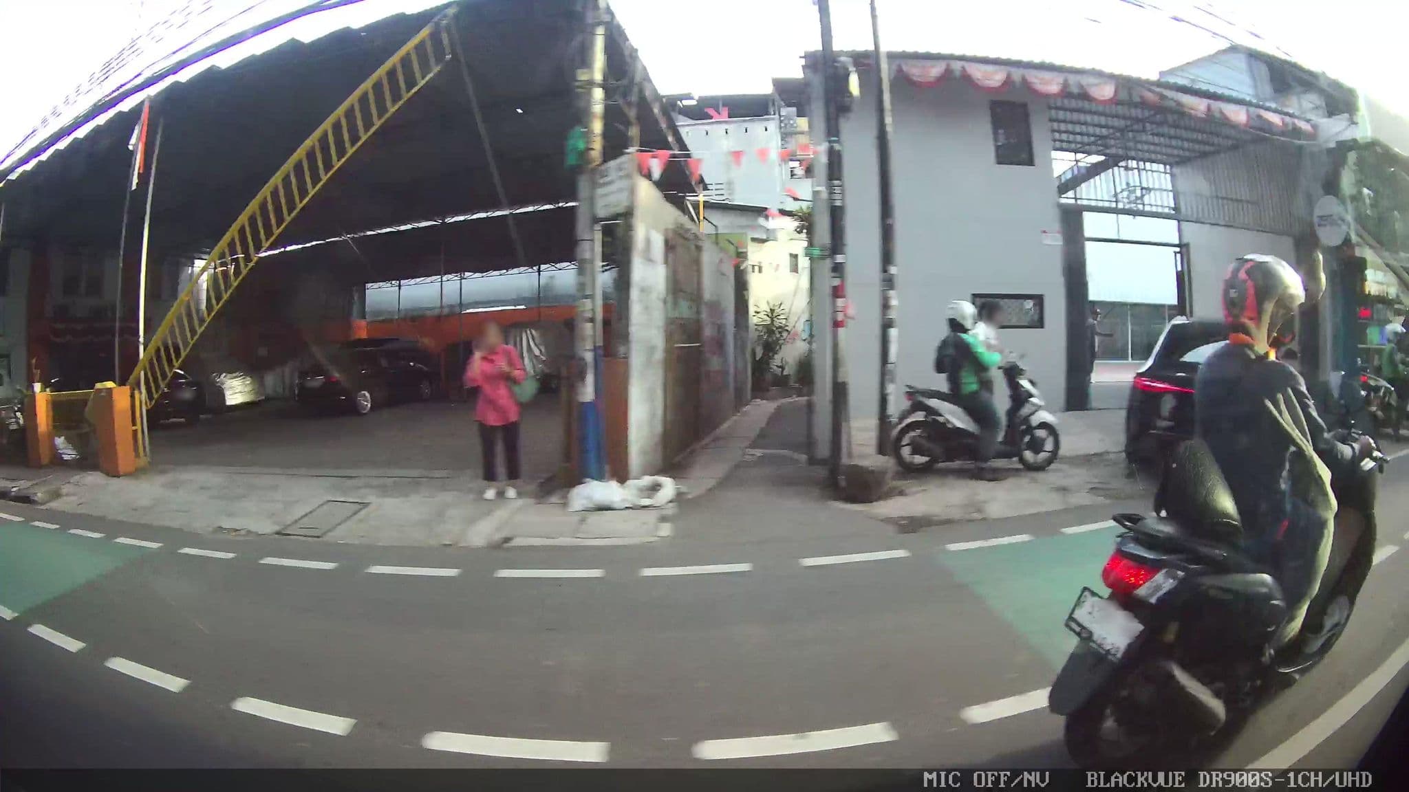 Street view near Hotel Merbabu Semarang, Jakarta — © Kaart---LEFT (CC BY-SA · Mapillary)