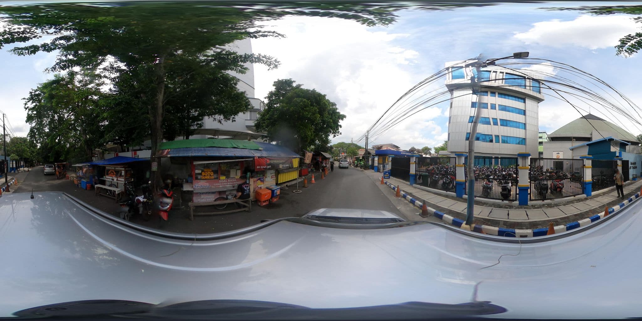 Street view near Hotel Grand Cempaka 15th floor, Jakarta — © Kaart---360 (CC BY-SA · Mapillary)