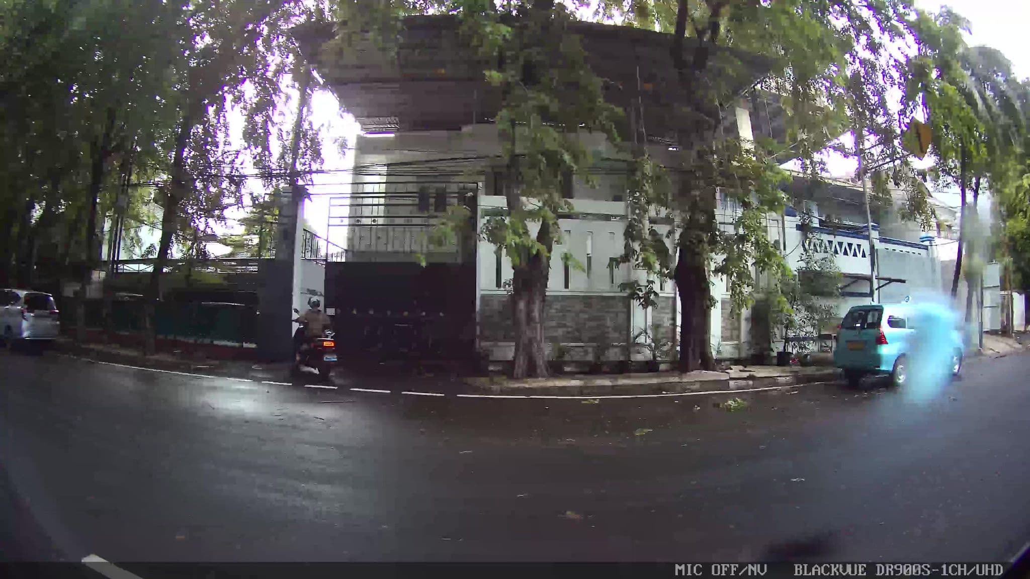 Street view near Kediaman kami, Jakarta — © Kaart---RIGHT (CC BY-SA · Mapillary)