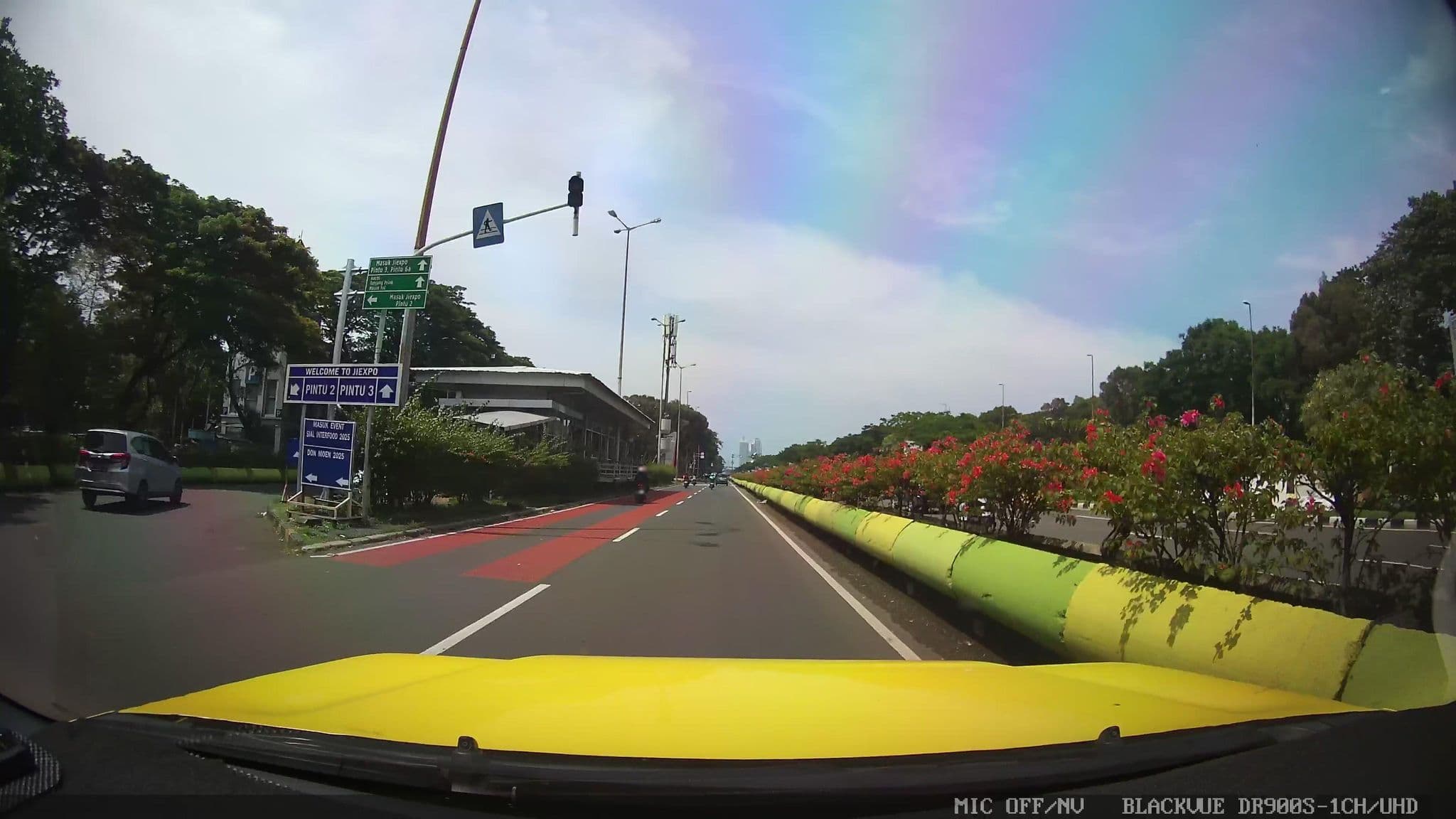 Street view near <3 my'rest room <3, Jakarta — © Kaart---FRONT (CC BY-SA · Mapillary)