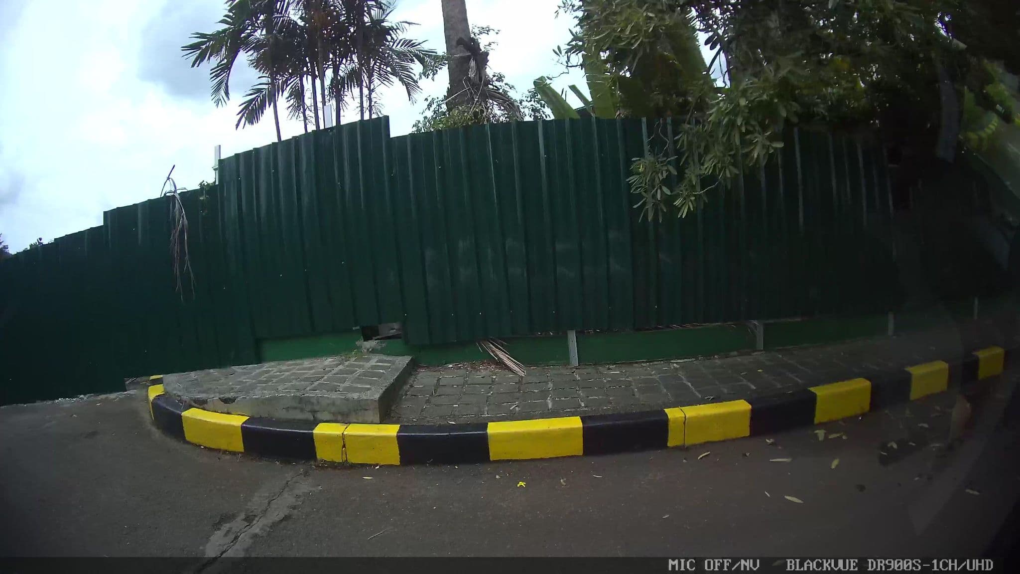 Street view near Mr Frans's crib, Jakarta — © Kaart---LEFT (CC BY-SA · Mapillary)