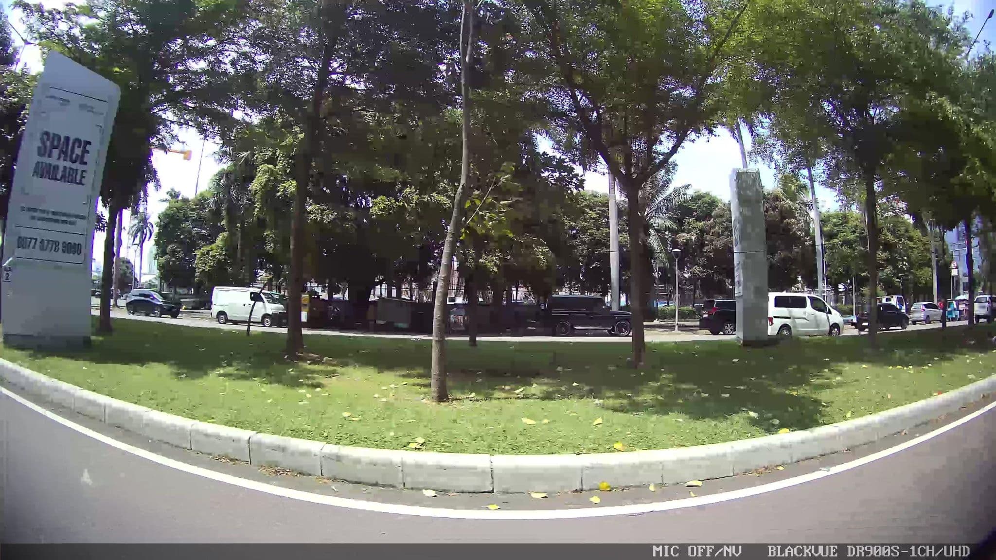 Street view near Hotel Grand Cempaka, Cempaka Putih, Jakarta — © Kaart---RIGHT (CC BY-SA · Mapillary)