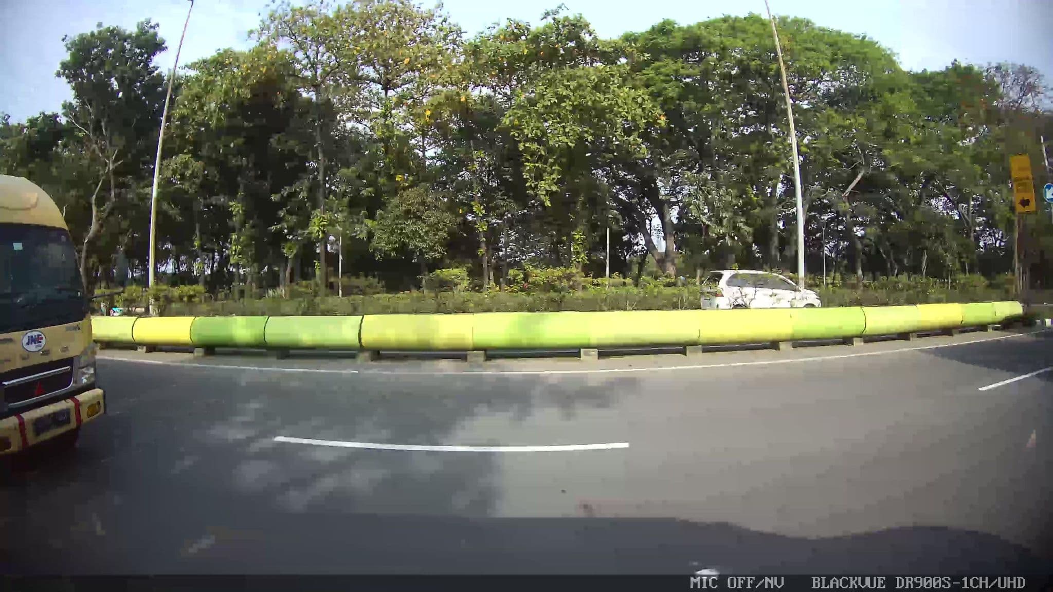 Street view near Pajajaran Suite, Bogor, Jakarta — © Kaart---LEFT (CC BY-SA · Mapillary)