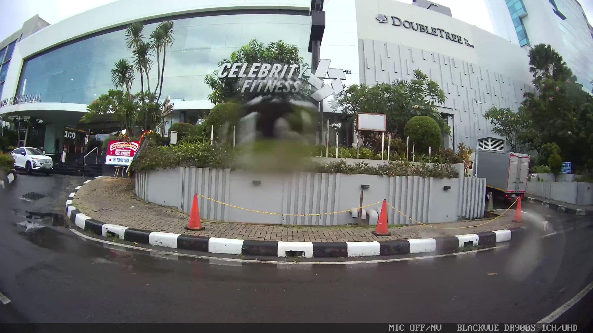 Street view near Holiday Inn Jakarta Kemayoran, Jakarta — © Kaart---LEFT (CC BY-SA · Mapillary)