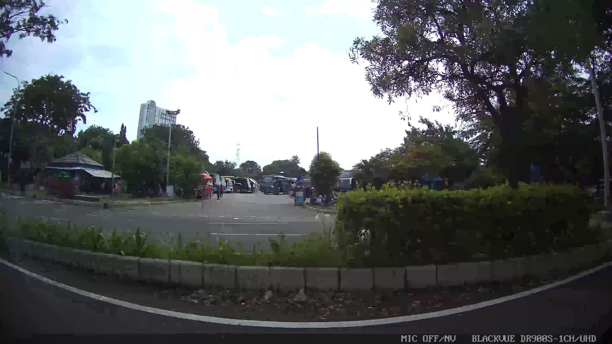 Street view near Cakra Kusuma Hotel, Jakarta — © Kaart---RIGHT (CC BY-SA · Mapillary)