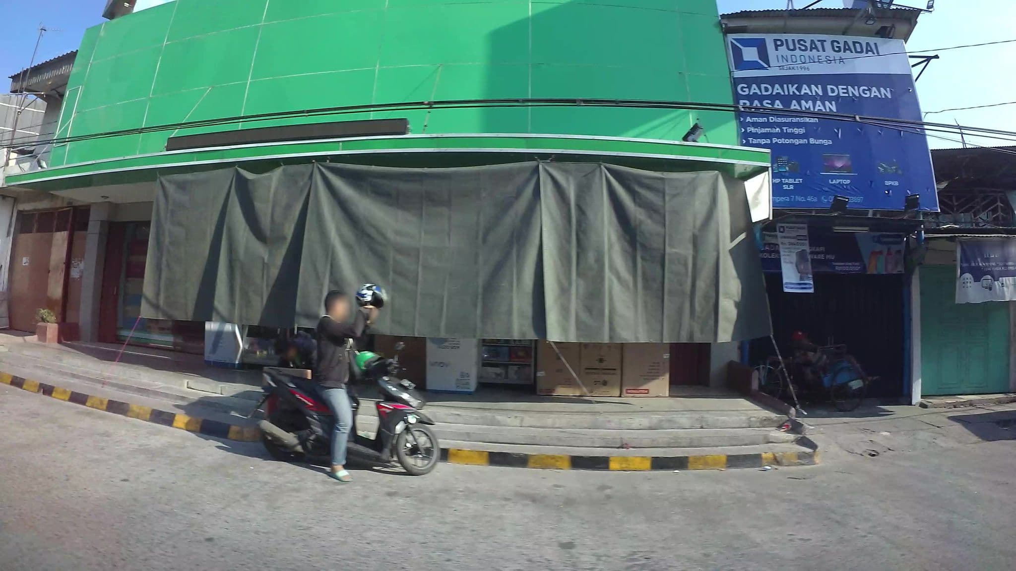 Street view near B.I.Executive Hotel, Jakarta — © kaart_3 (CC BY-SA · Mapillary)