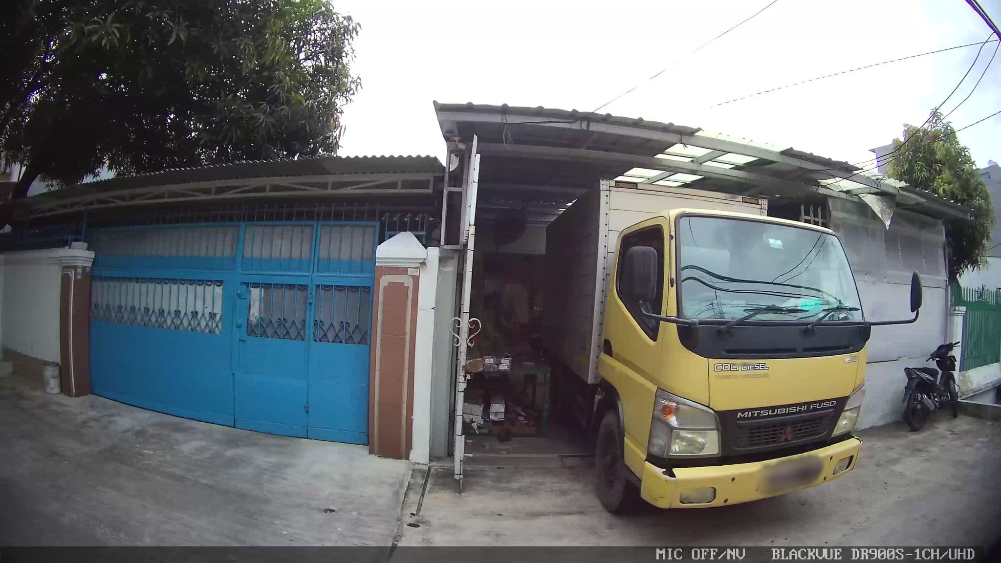 Street view near Villa Yasmin, Jakarta — © Kaart---LEFT (CC BY-SA · Mapillary)