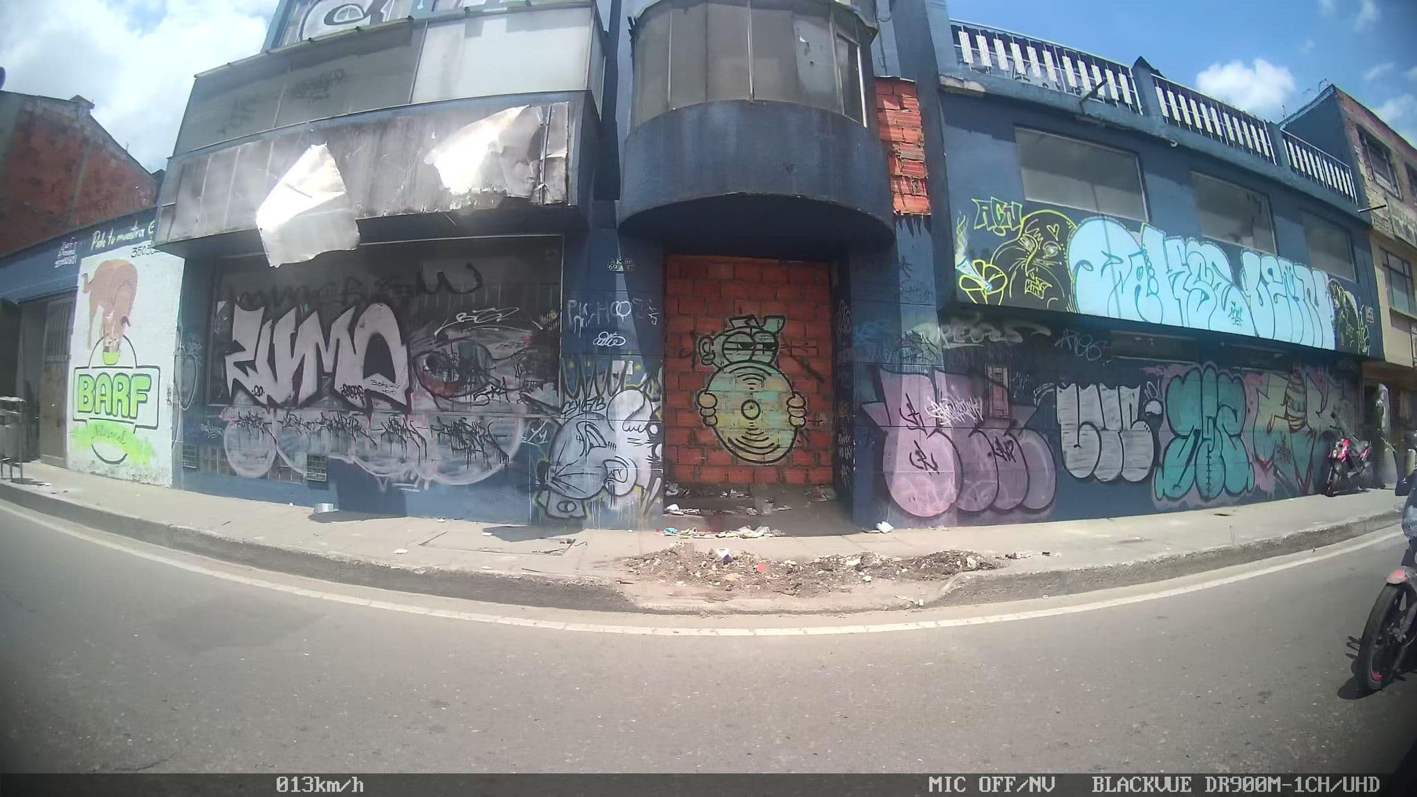 Street view near Hotel Santo Tomas, Kennedy — © kaart5 (CC BY-SA · Mapillary)