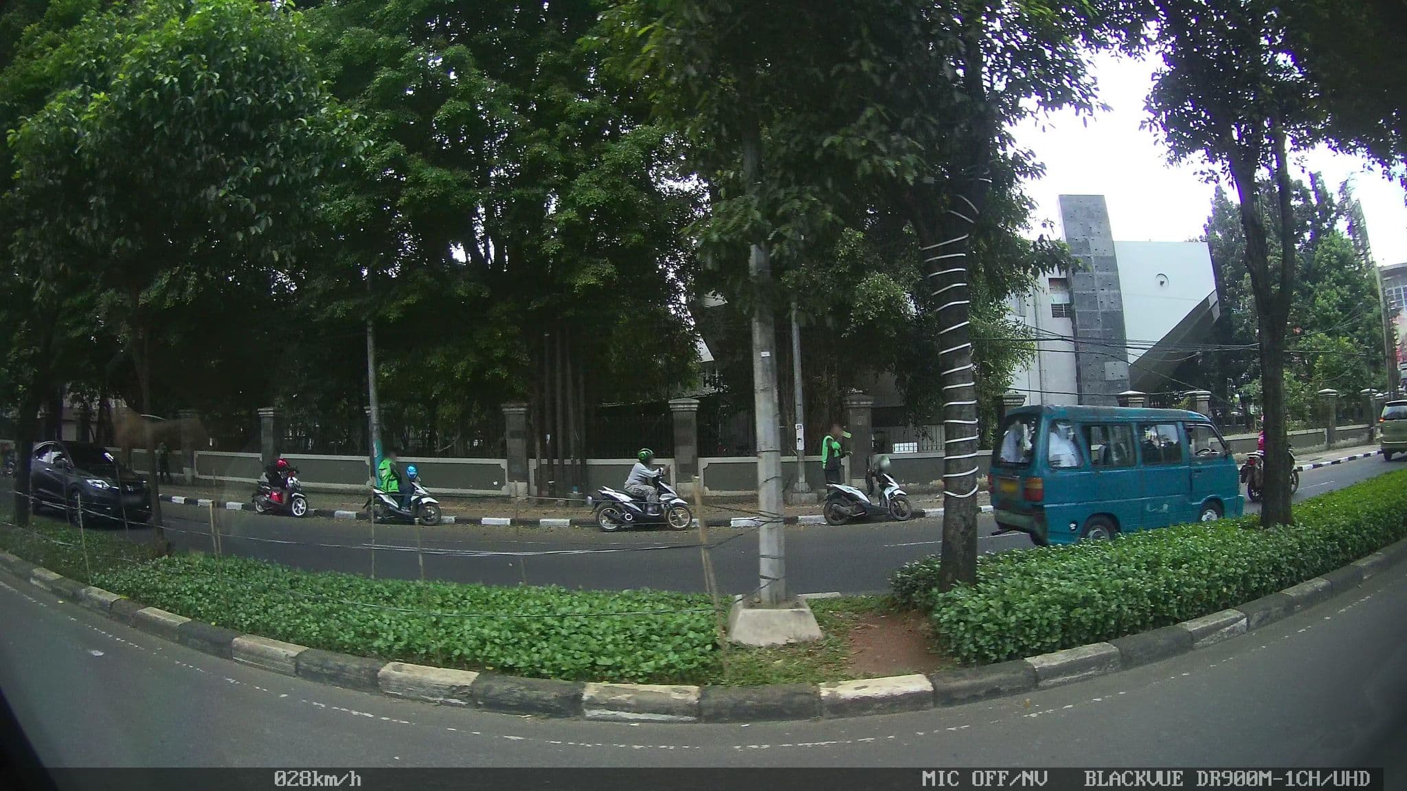 Street view near Holiday Inn Resort, Cileungsir — © kaart_2 (CC BY-SA · Mapillary)