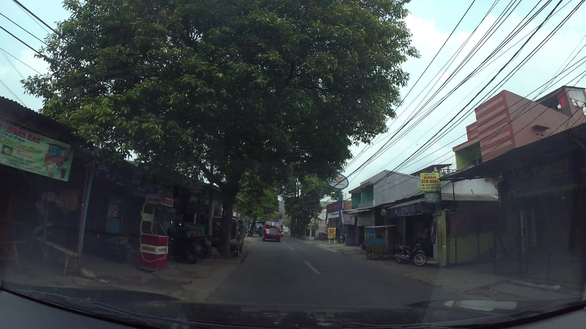 Street view near Wisma Raniar, Bekasi — © kaart_2 (CC BY-SA · Mapillary)