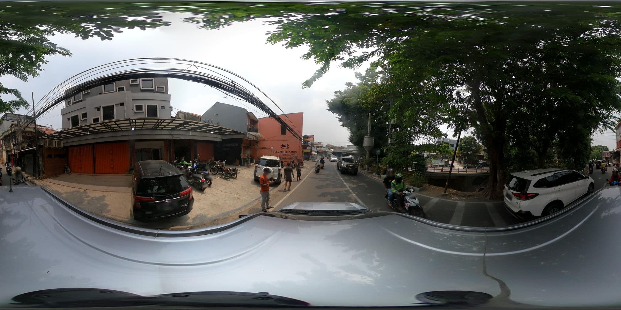 Street view near The Graha Cakra Hotel, Jakarta — © kaart5 (CC BY-SA · Mapillary)