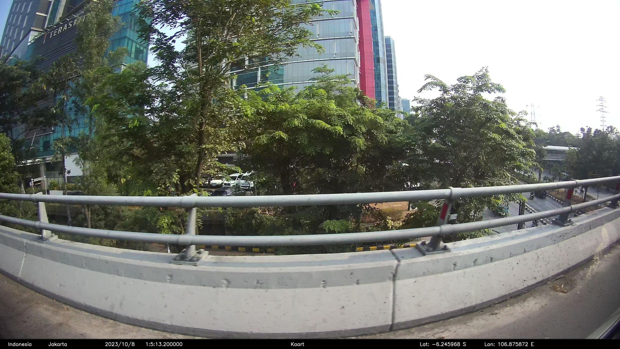 Street view near The Residence at The Sultan Hotel Complex, Jakarta — © kaart_2 (CC BY-SA · Mapillary)