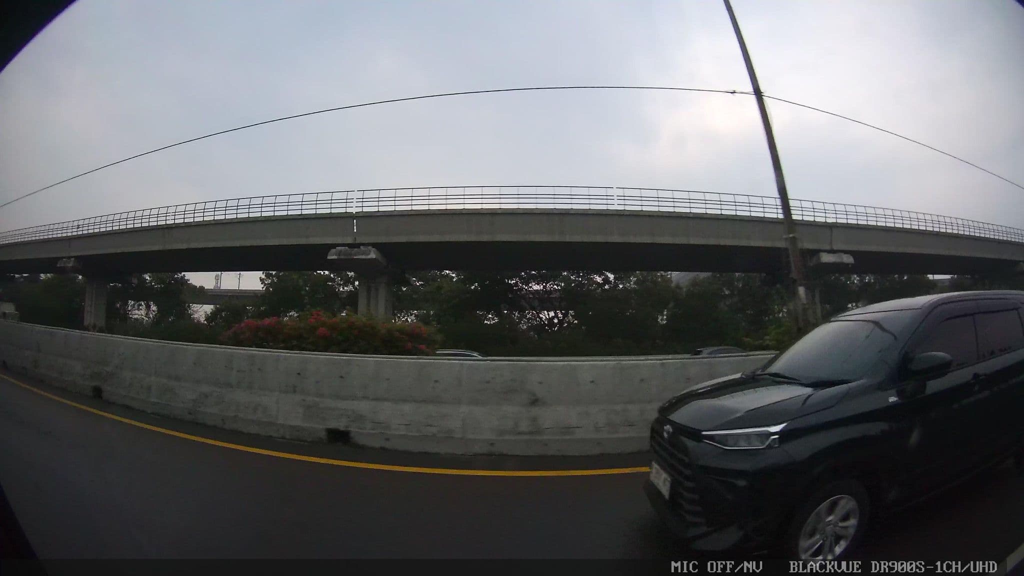 Street view near Grand Cempaka Hotel, Jakarta — © Kaart---RIGHT (CC BY-SA · Mapillary)