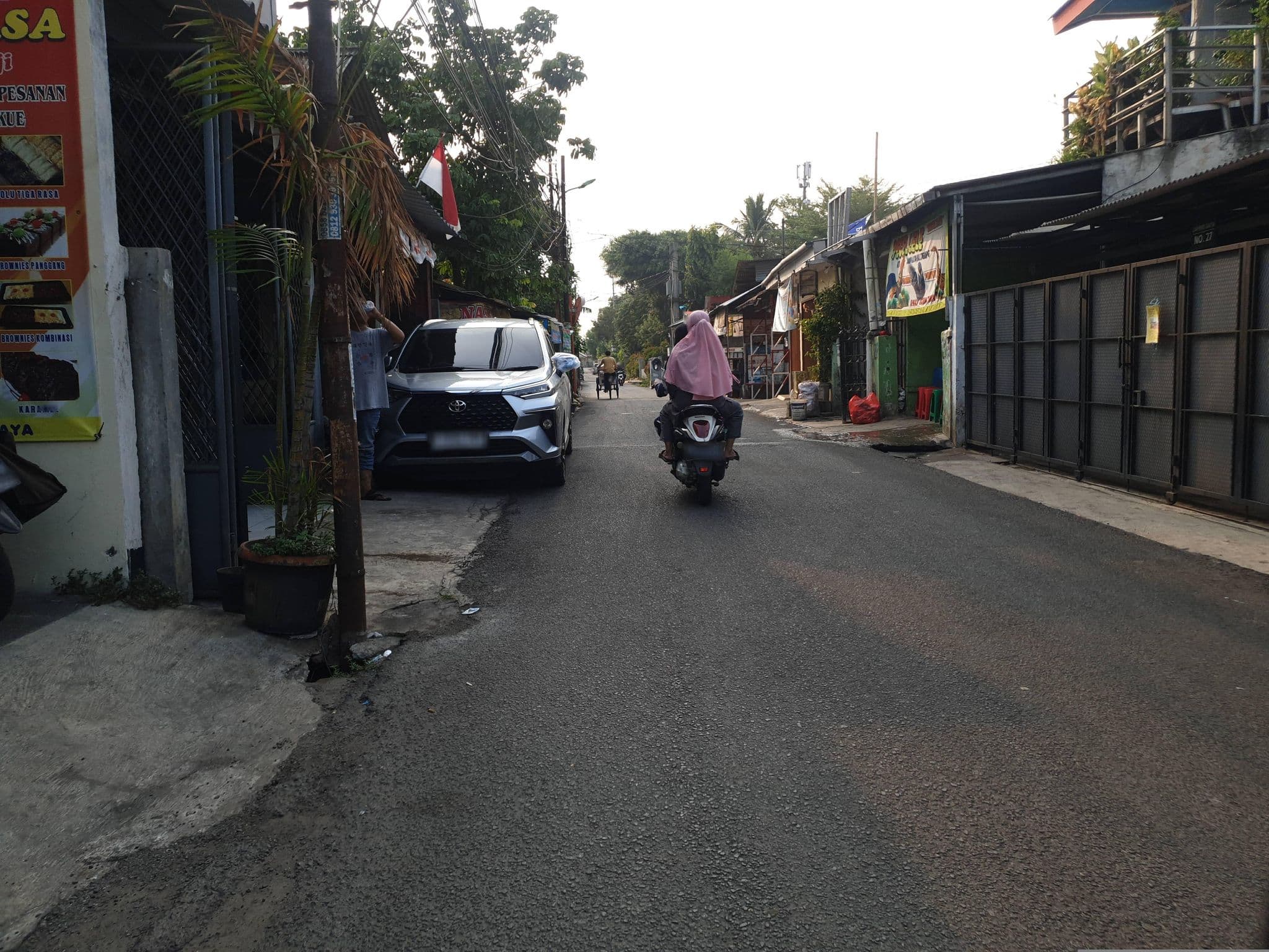 Street view near Hotel Arjuna Yogyakarta, Bekasi — © Kaart_Local (CC BY-SA · Mapillary)