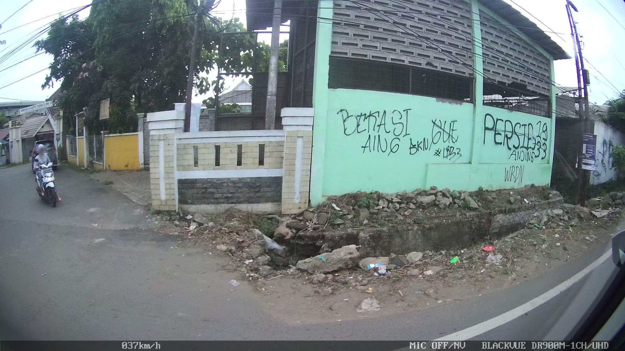 Street view near Hotel Kemuning Surabaya, Bekasi — © kaart_2 (CC BY-SA · Mapillary)
