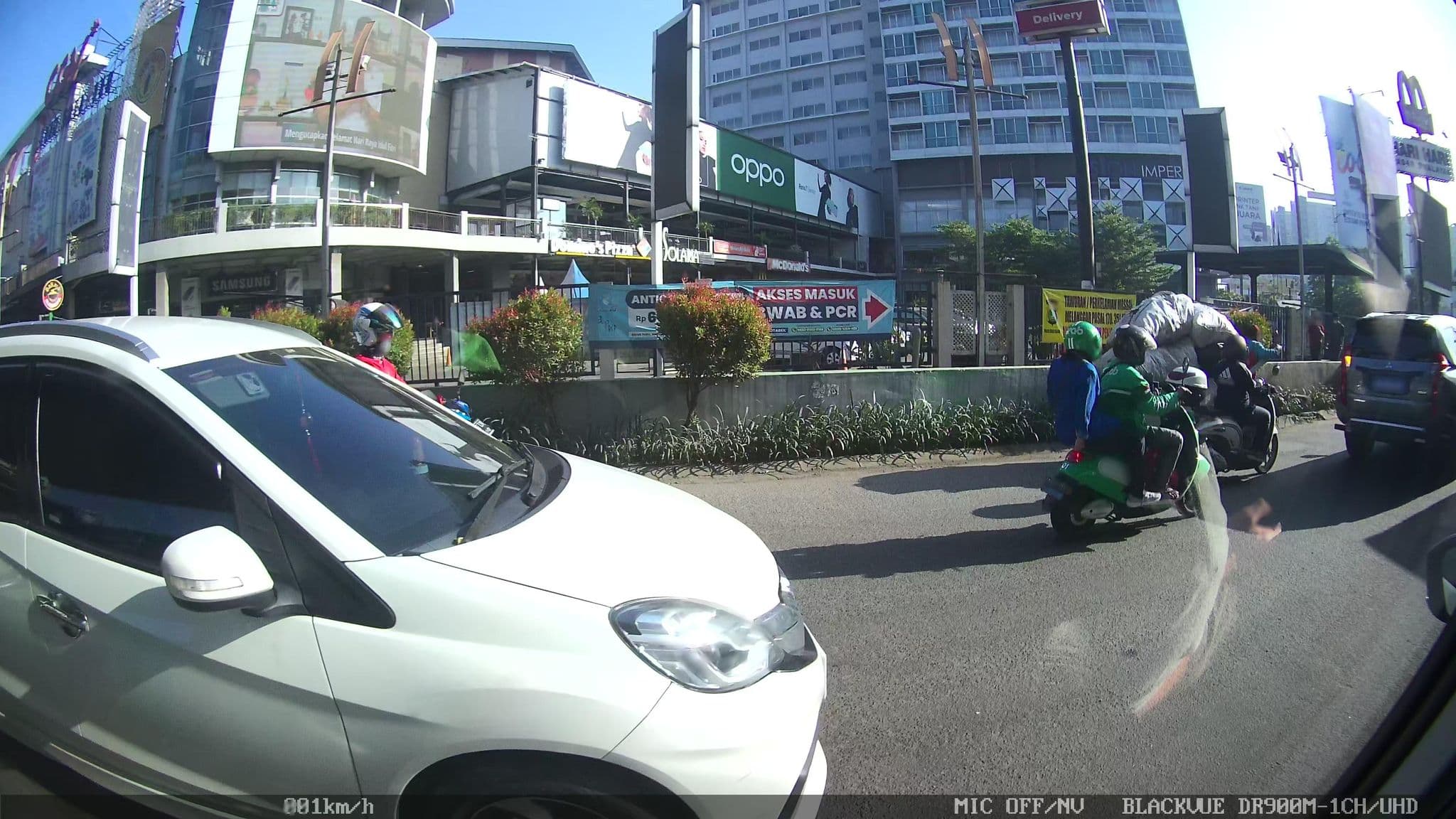Street view near Room 807 Hotel Horison, Bekasi — © kaart_2 (CC BY-SA · Mapillary)