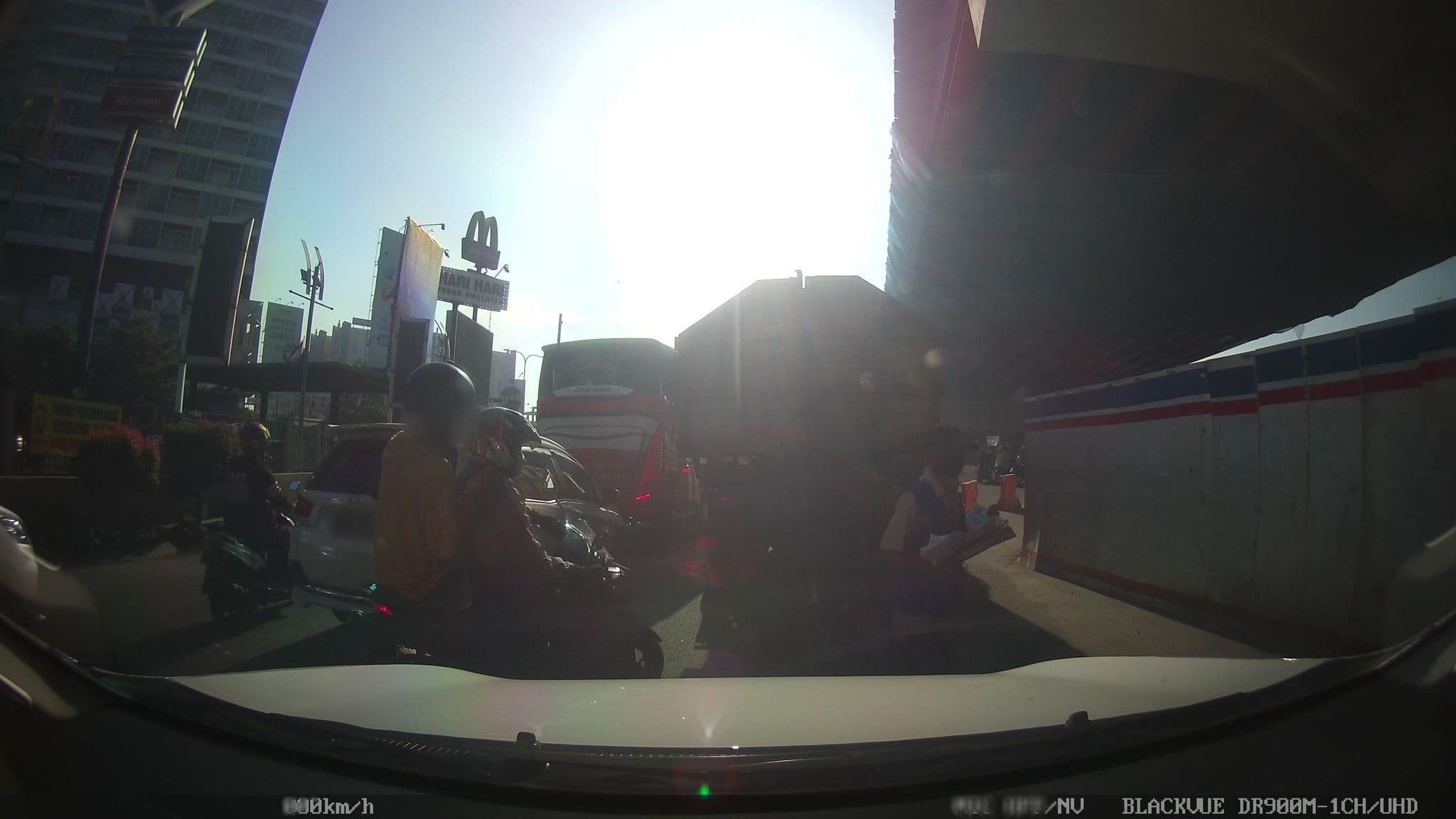 Street view near Grafika hotel gombong, Bekasi — © kaart_2 (CC BY-SA · Mapillary)