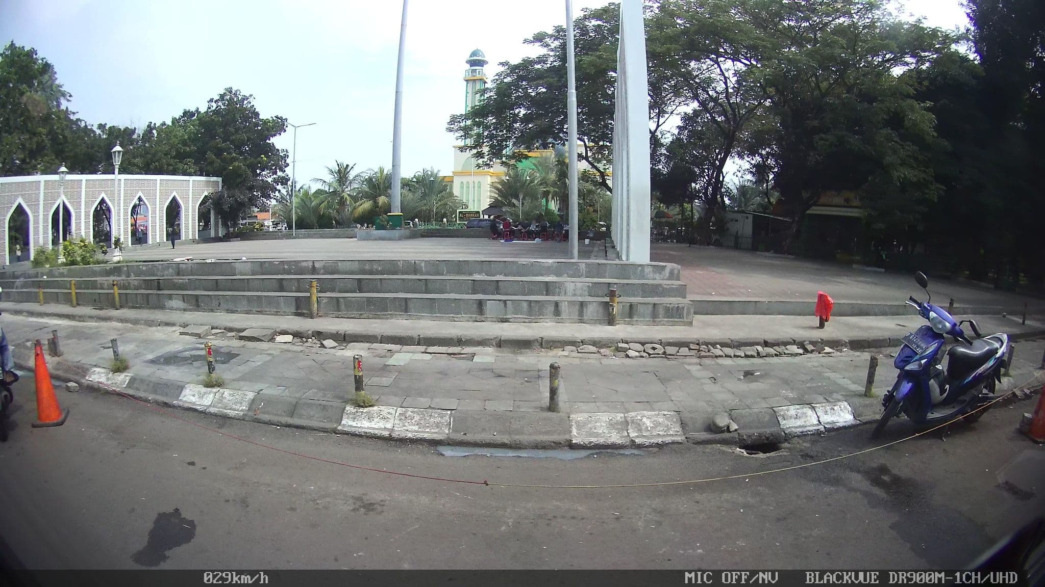 Street view near La'table Hotel Ibis Tamarin, Bekasi — © kaart_2 (CC BY-SA · Mapillary)