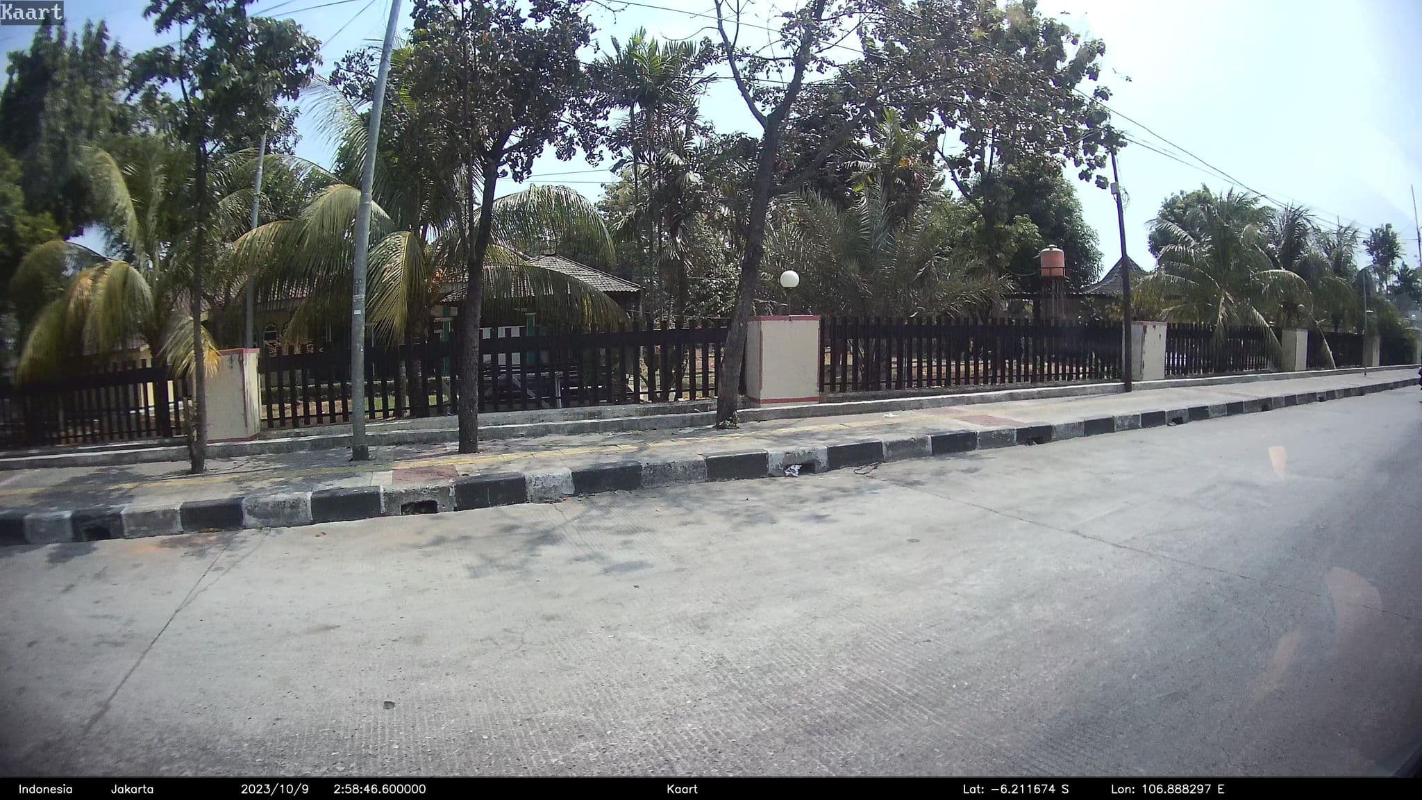 Street view near Villa Ciloto Indah, Jakarta — © kaart_2 (CC BY-SA · Mapillary)