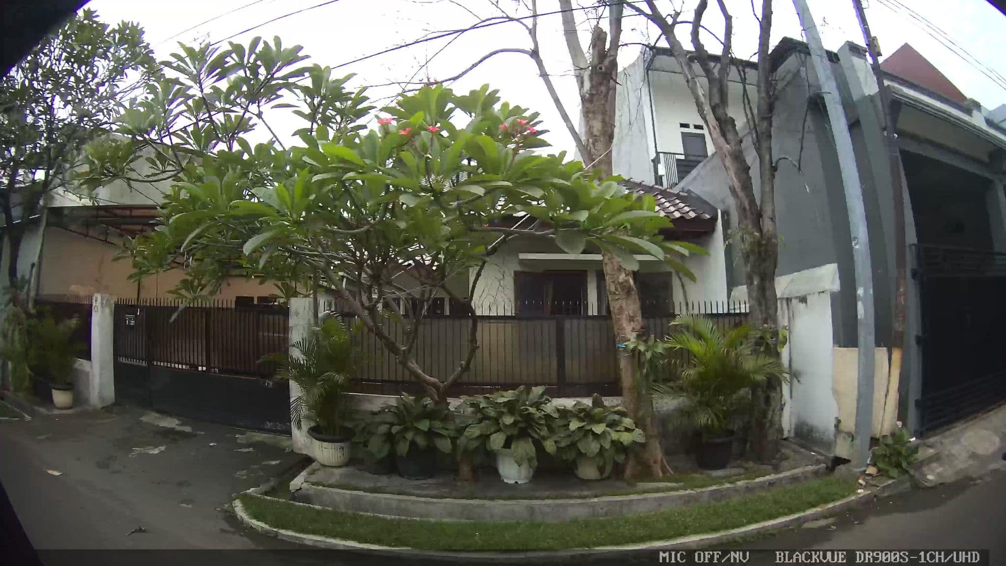 Street view near The Wicaksono's Residence, Jakarta — © Kaart---RIGHT (CC BY-SA · Mapillary)