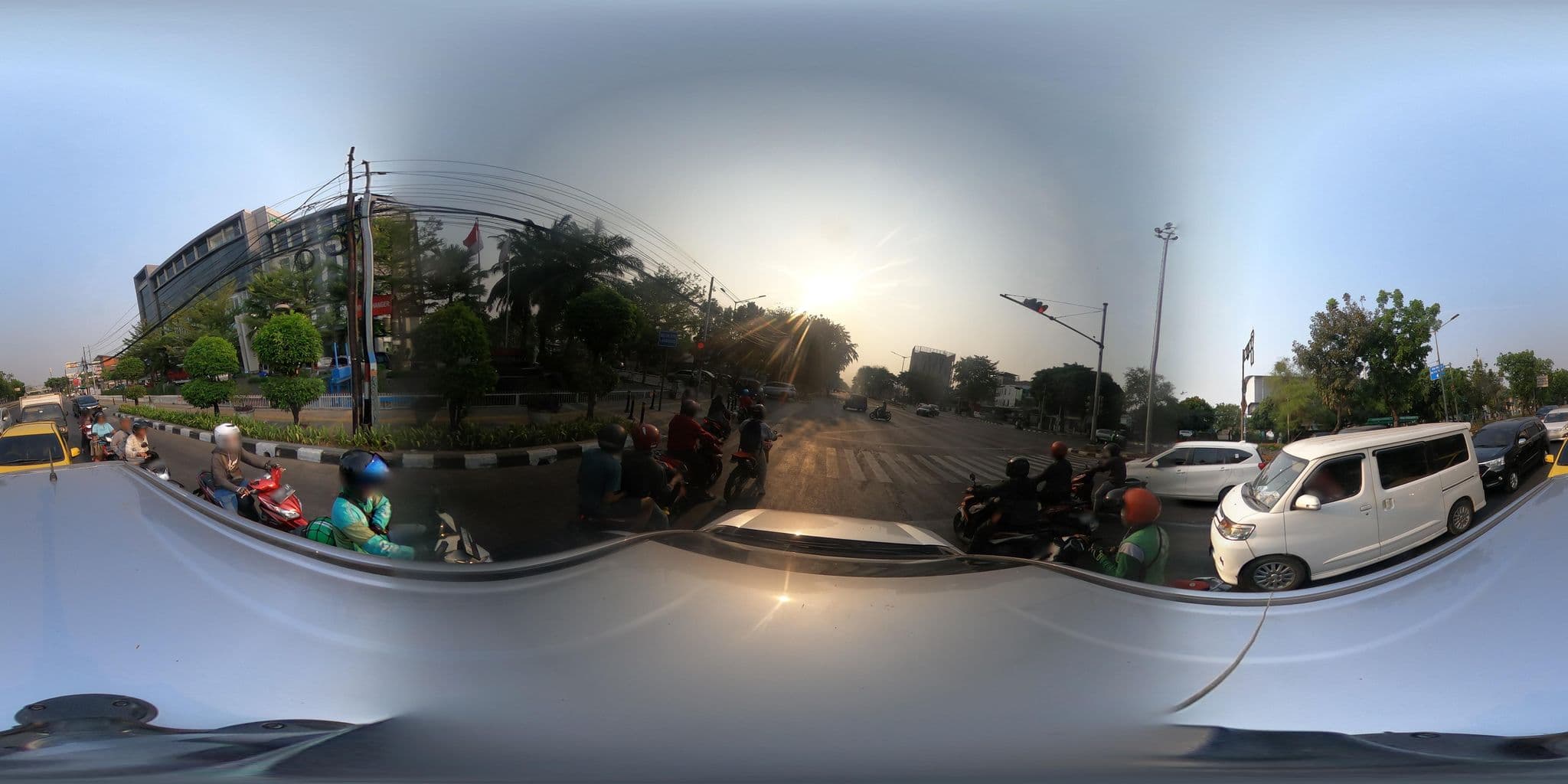 Street view near Luxury Inn Arion Hotel, Jakarta — © kaart_2 (CC BY-SA · Mapillary)