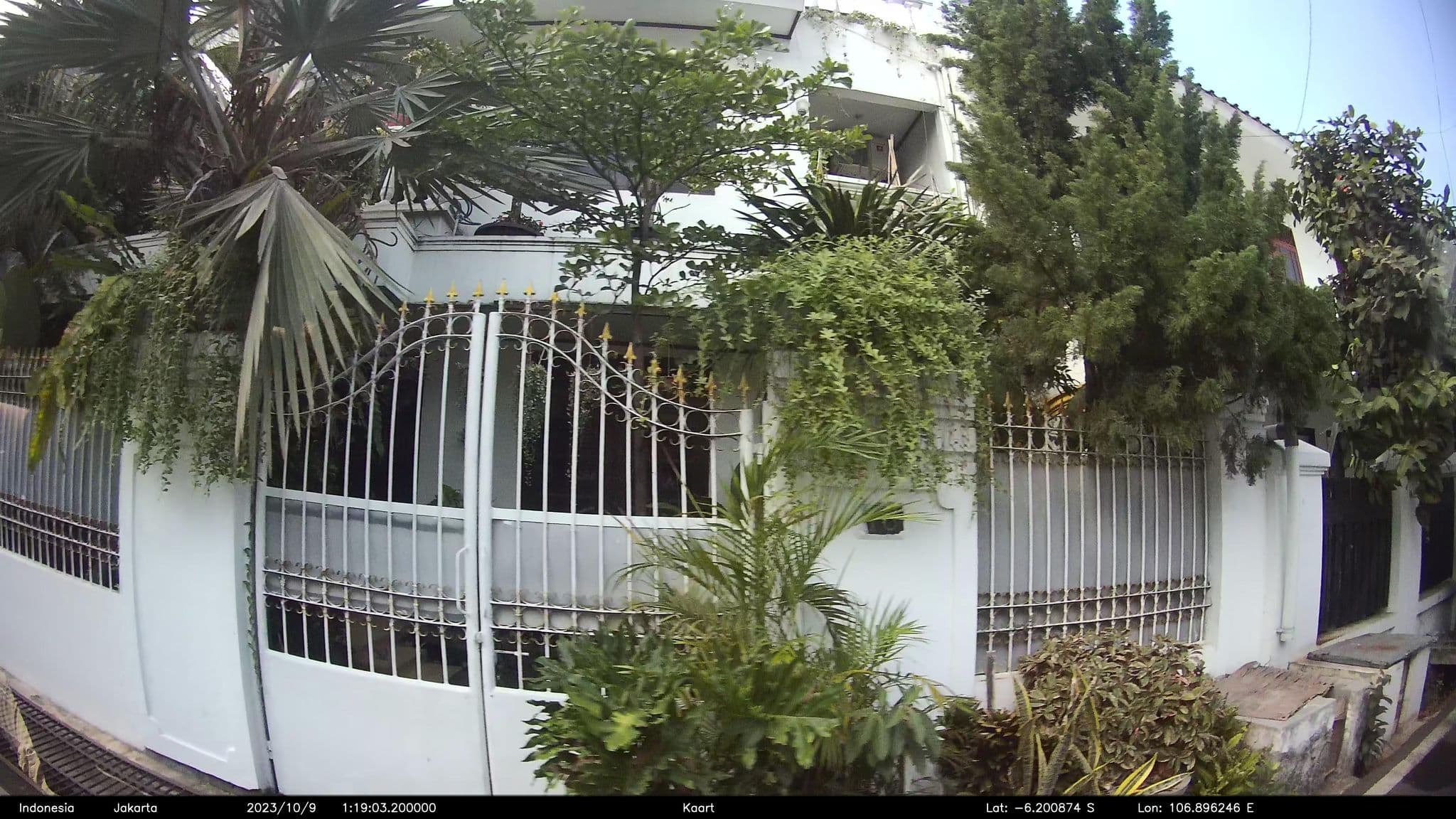Street view near Raws, Jakarta — © kaart_2 (CC BY-SA · Mapillary)