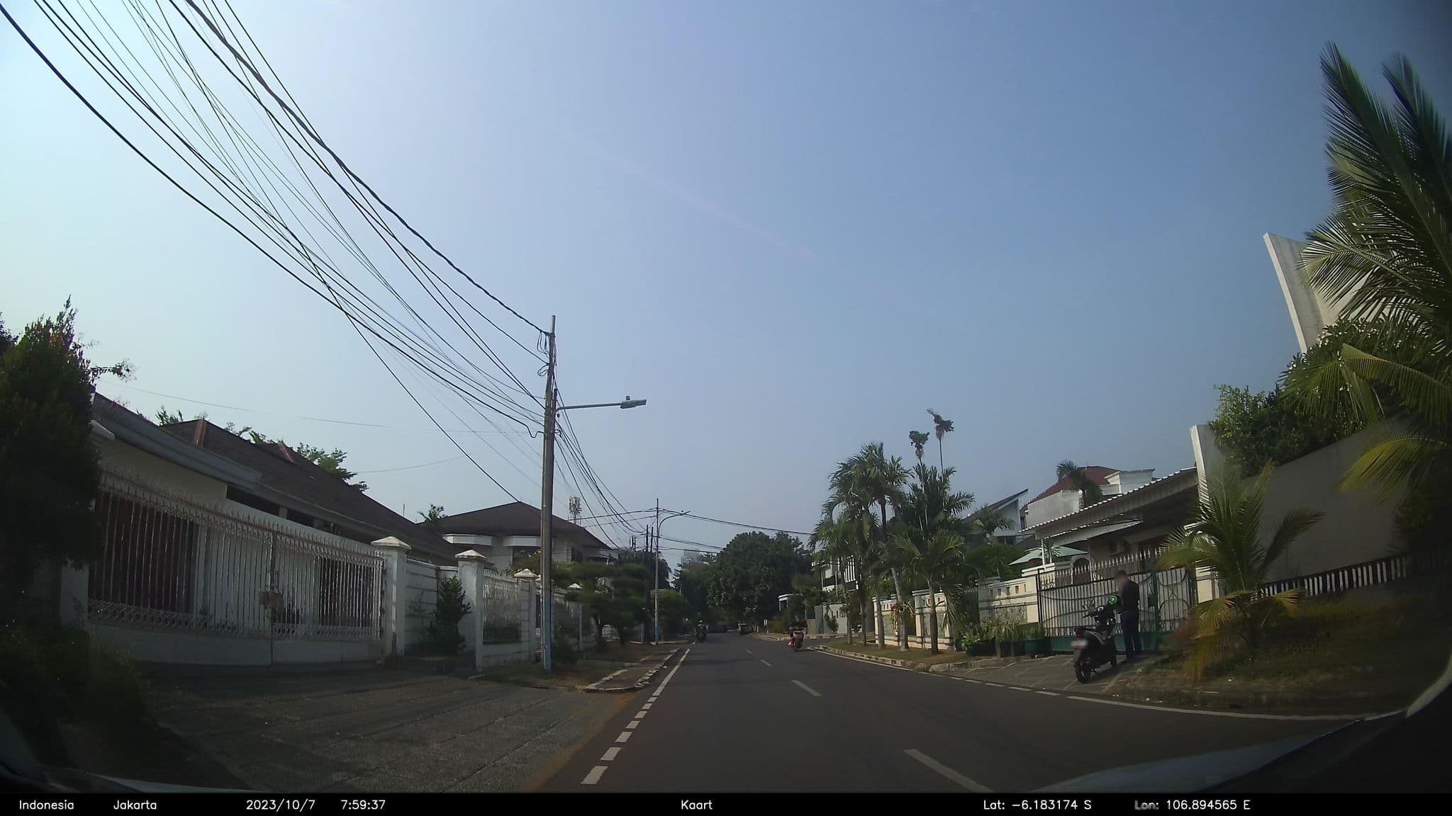 Street view near Ruang Anggrek Hotel Millenium, Utan — © kaart5 (CC BY-SA · Mapillary)
