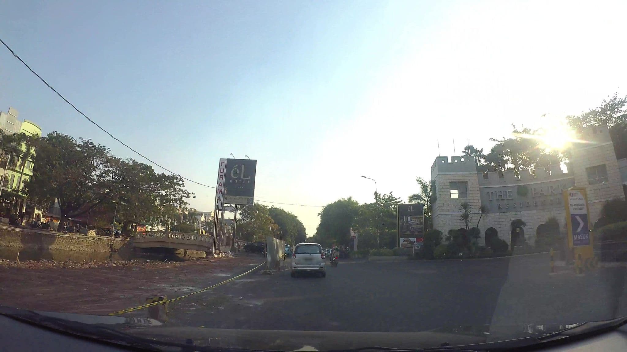 Street view near éL Hotel Royale Jakarta, Utan — © kaart_3 (CC BY-SA · Mapillary)