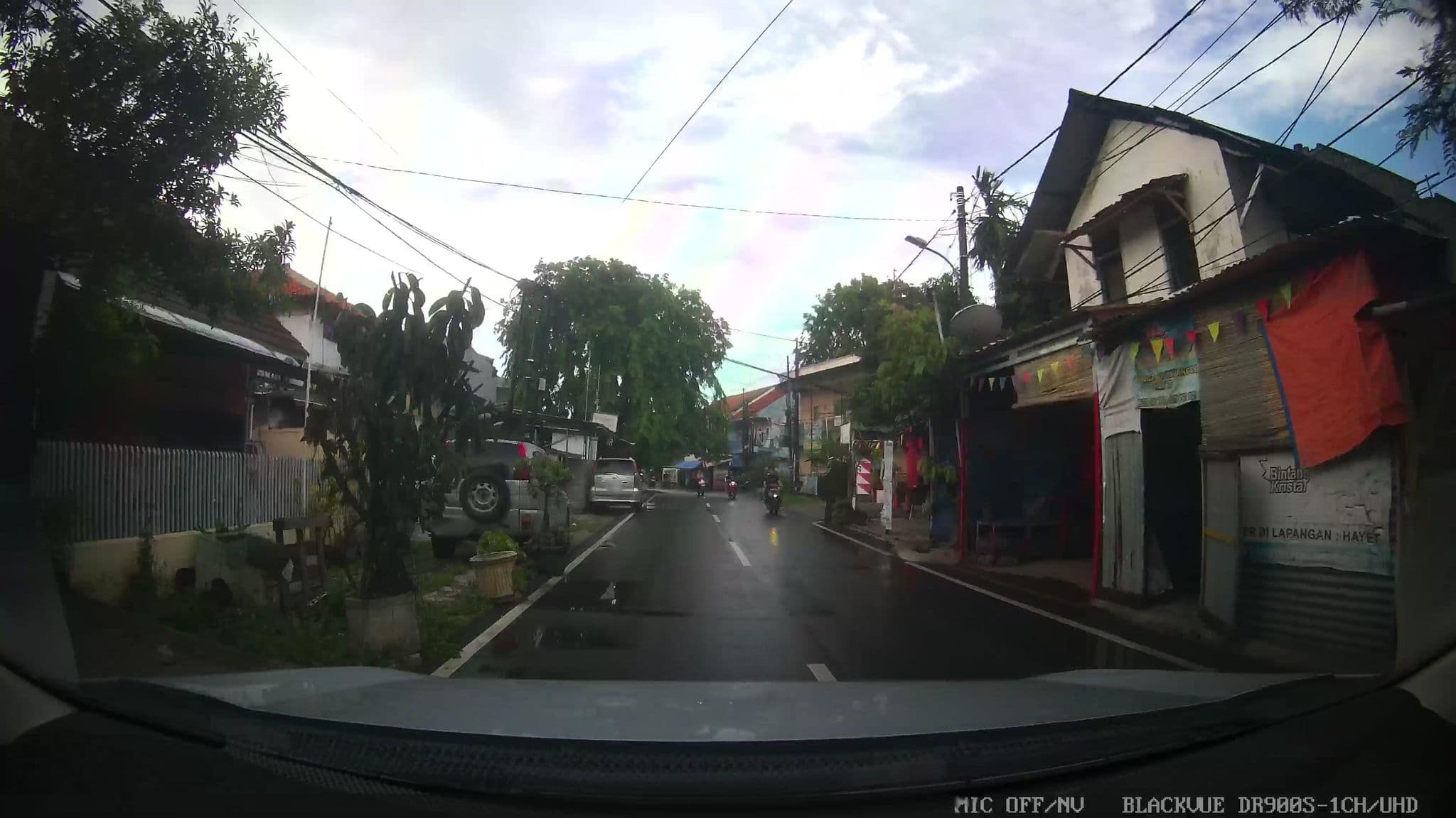 Street view near Yudha's Room, Utan — © Kaart---FRONT (CC BY-SA · Mapillary)