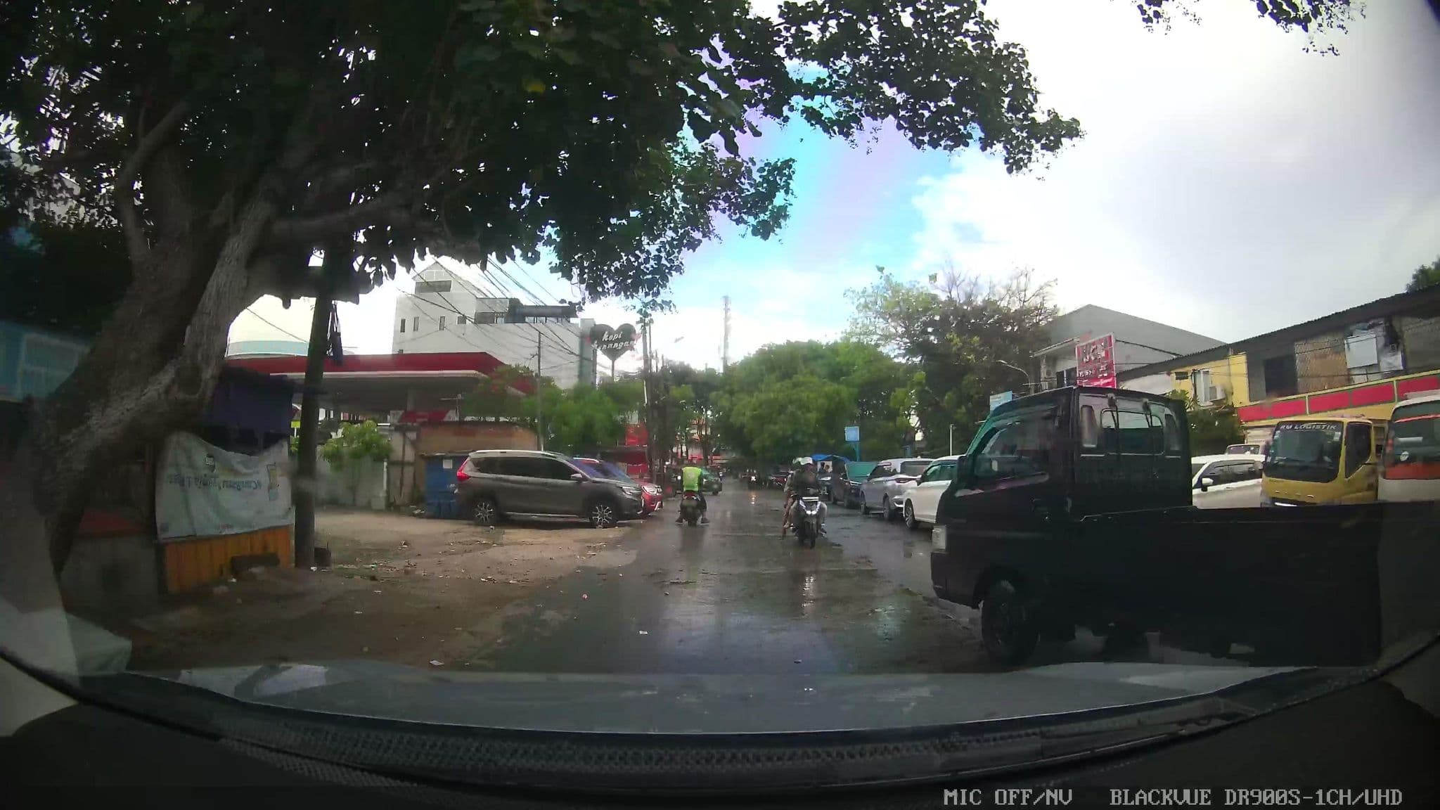 Street view near PT Pak Haji TRAVEL, Utan — © Kaart---FRONT (CC BY-SA · Mapillary)