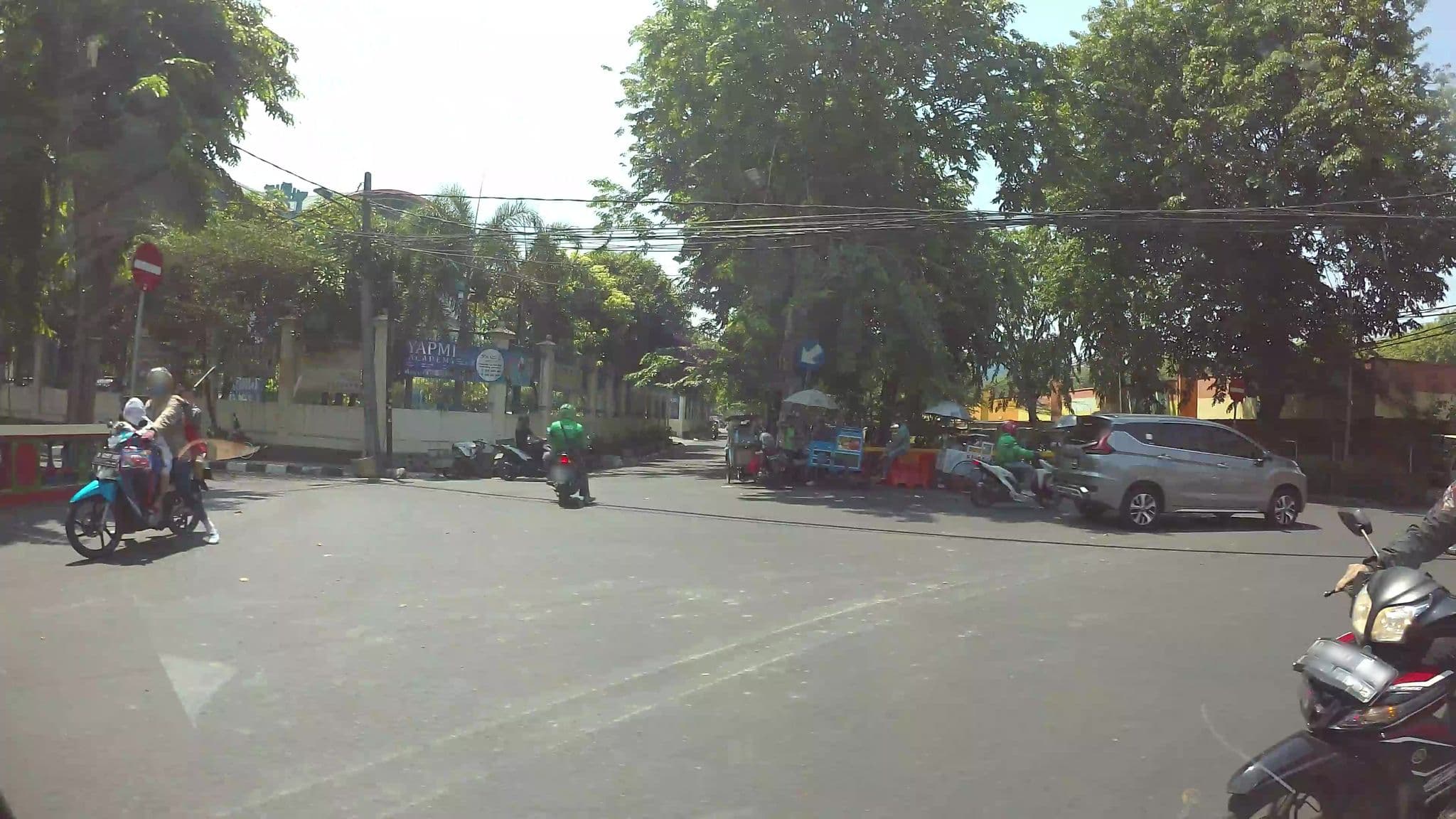 Street view near Grand Ballroom Harris Hotel Jakarta, Utan — © kaart_3 (CC BY-SA · Mapillary)