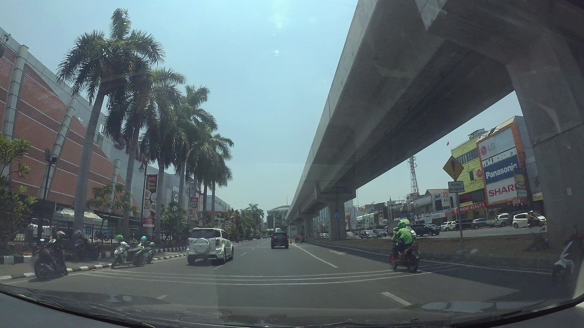 Street view near Hotel Puri Khatulistiwa, Utan — © kaart_3 (CC BY-SA · Mapillary)