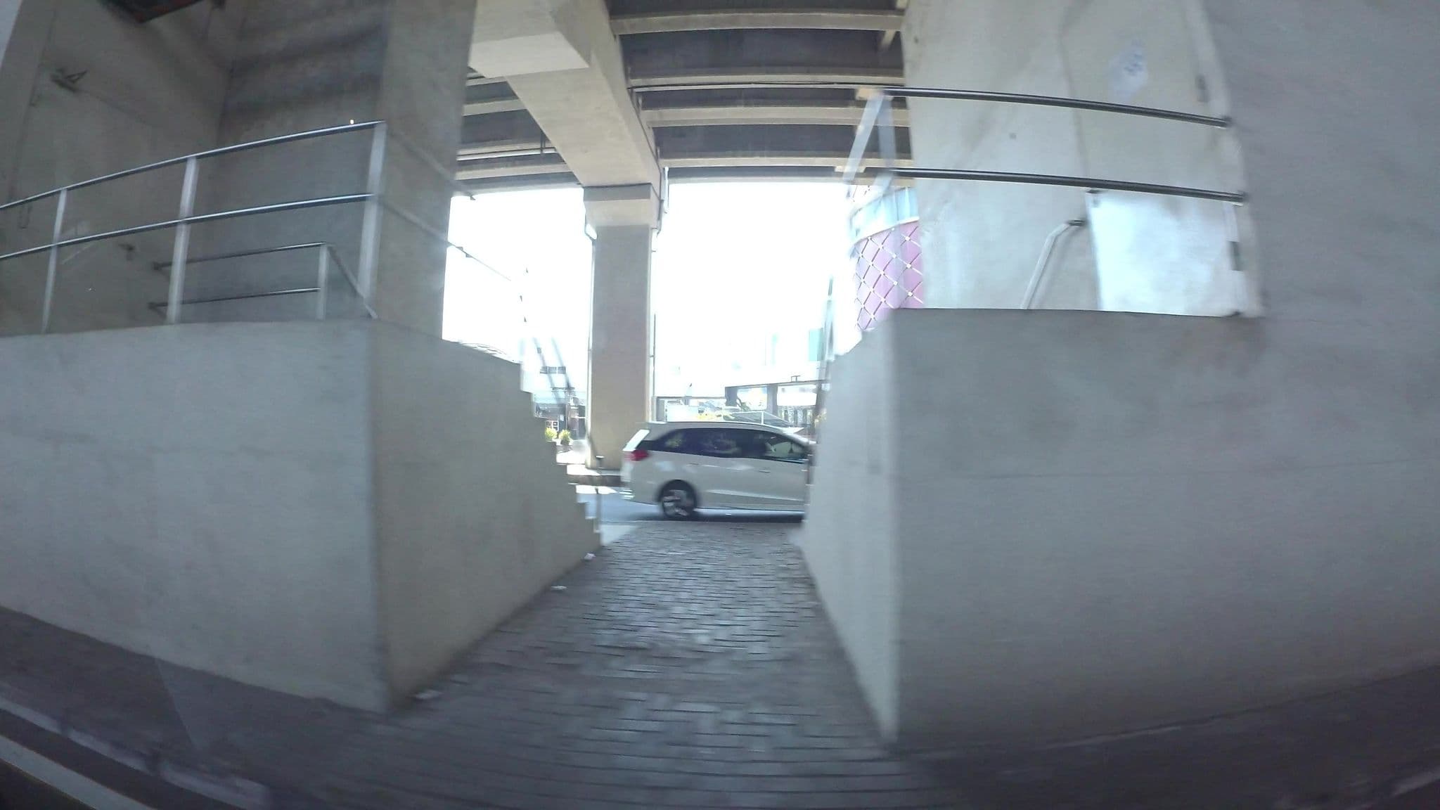 Street view near Room 0618 Hotel Mulia Senayan, Utan — © kaart_3 (CC BY-SA · Mapillary)