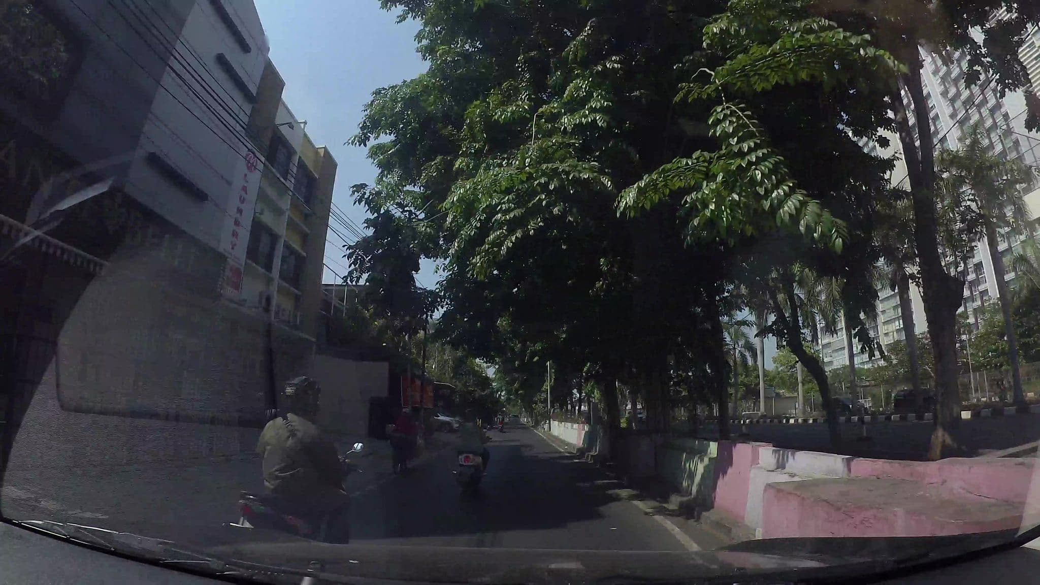 Street view near Hotel Harris, Utan — © kaart_3 (CC BY-SA · Mapillary)