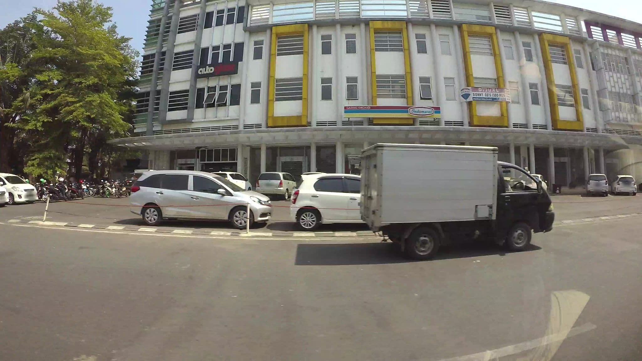 Street view near Hotel harris room 1630, Utan — © kaart_3 (CC BY-SA · Mapillary)