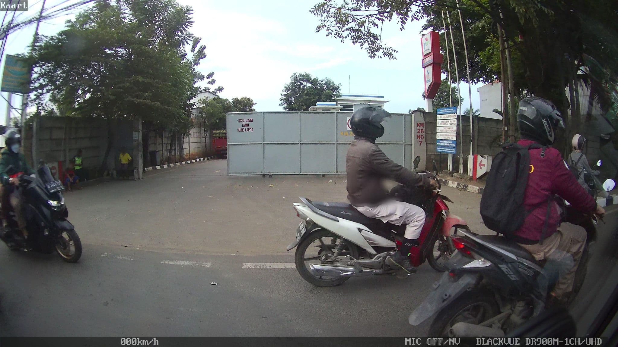 Street view near Hotel Laweyan, Utan — © kaart_2 (CC BY-SA · Mapillary)