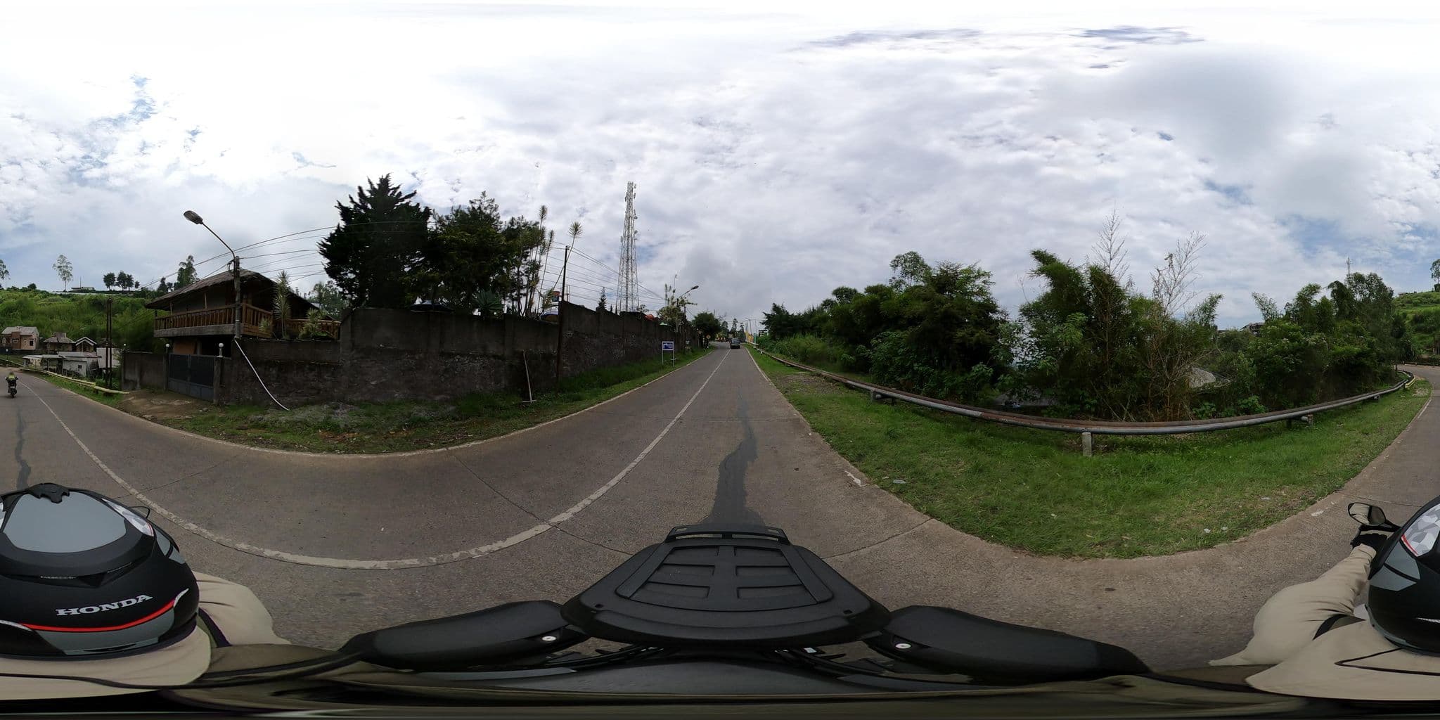 Street view near Puncak Darajat Pass Garut, Paseh — © Kaart_Local (CC BY-SA · Mapillary)