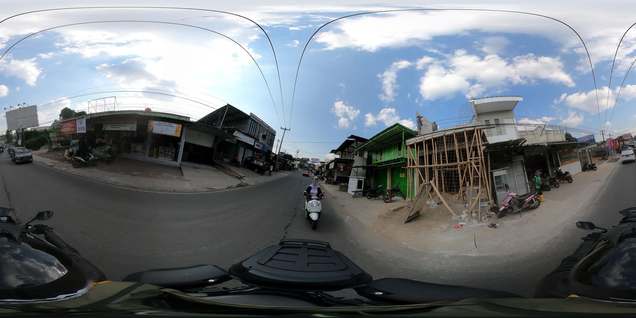 Street view near Hotel Damanaka Pengalengan Sepanjang jalan Bandung - Pengalengan, Leuwiliang — © Kaart_Local (CC BY-SA · Mapillary)