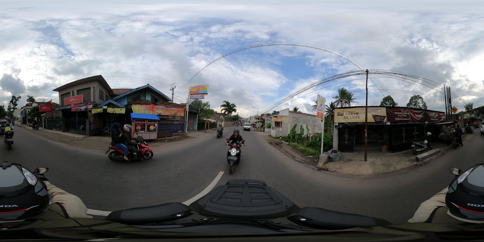 Street view near Restaurant & Resort Mulih Ka Desa, Garut — © Kaart_Local (CC BY-SA · Mapillary)