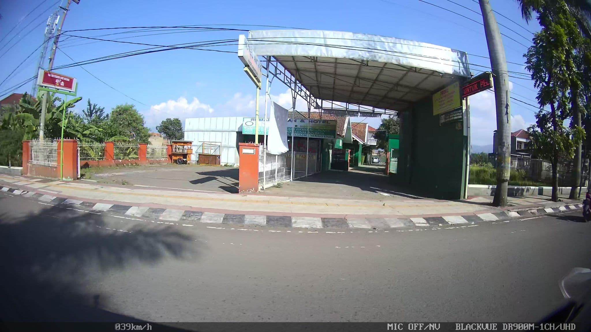 Street view near Hotel Antik 2, Soreang — © kaart_2 (CC BY-SA · Mapillary)