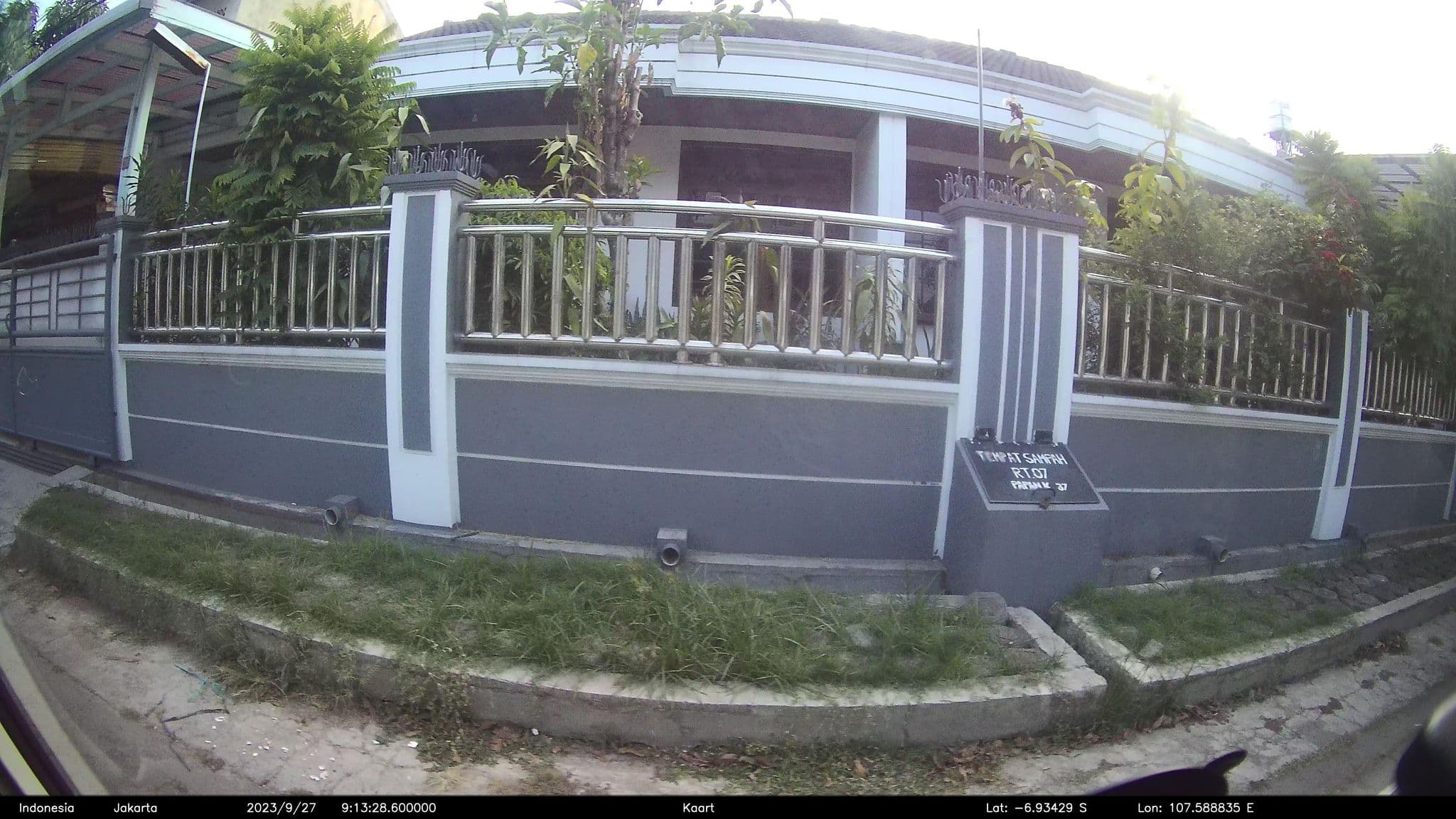 Street view near Titian Kencana Residential, Bandung — © kaart_2 (CC BY-SA · Mapillary)