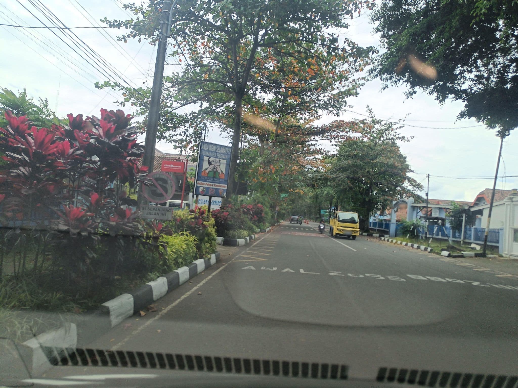Street view near Le Dian Hotel, Bandung — © hen0ch (CC BY-SA · Mapillary)