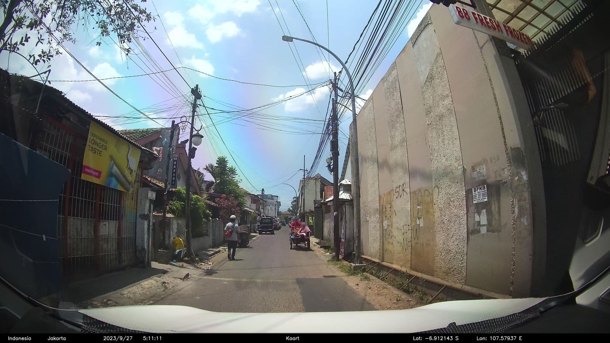 Street view near Mine Home Hotel & Resto, Bandung — © kaart5 (CC BY-SA · Mapillary)