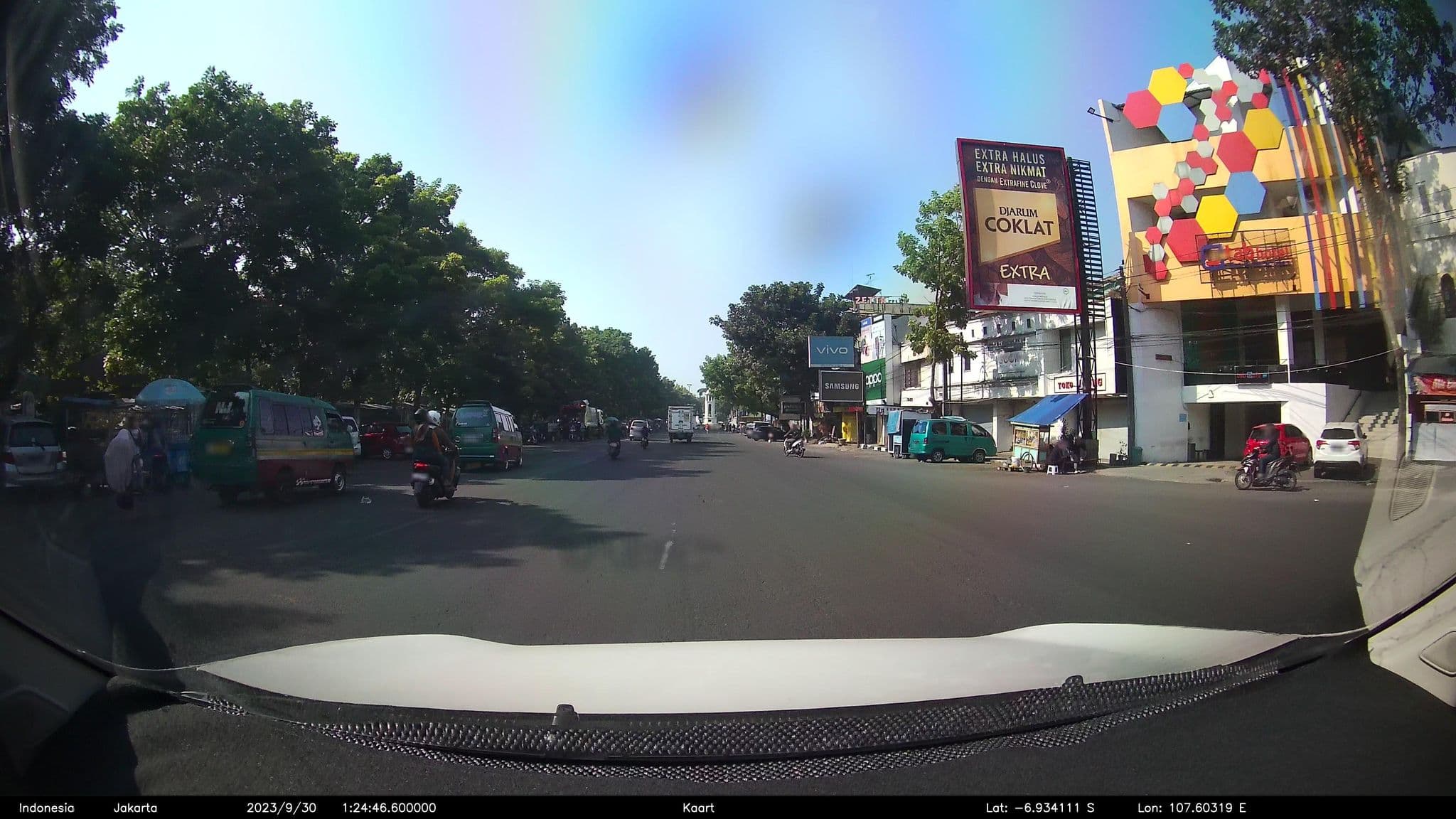 Street view near Tab Hotel Bandung, Bandung — © kaart_2 (CC BY-SA · Mapillary)