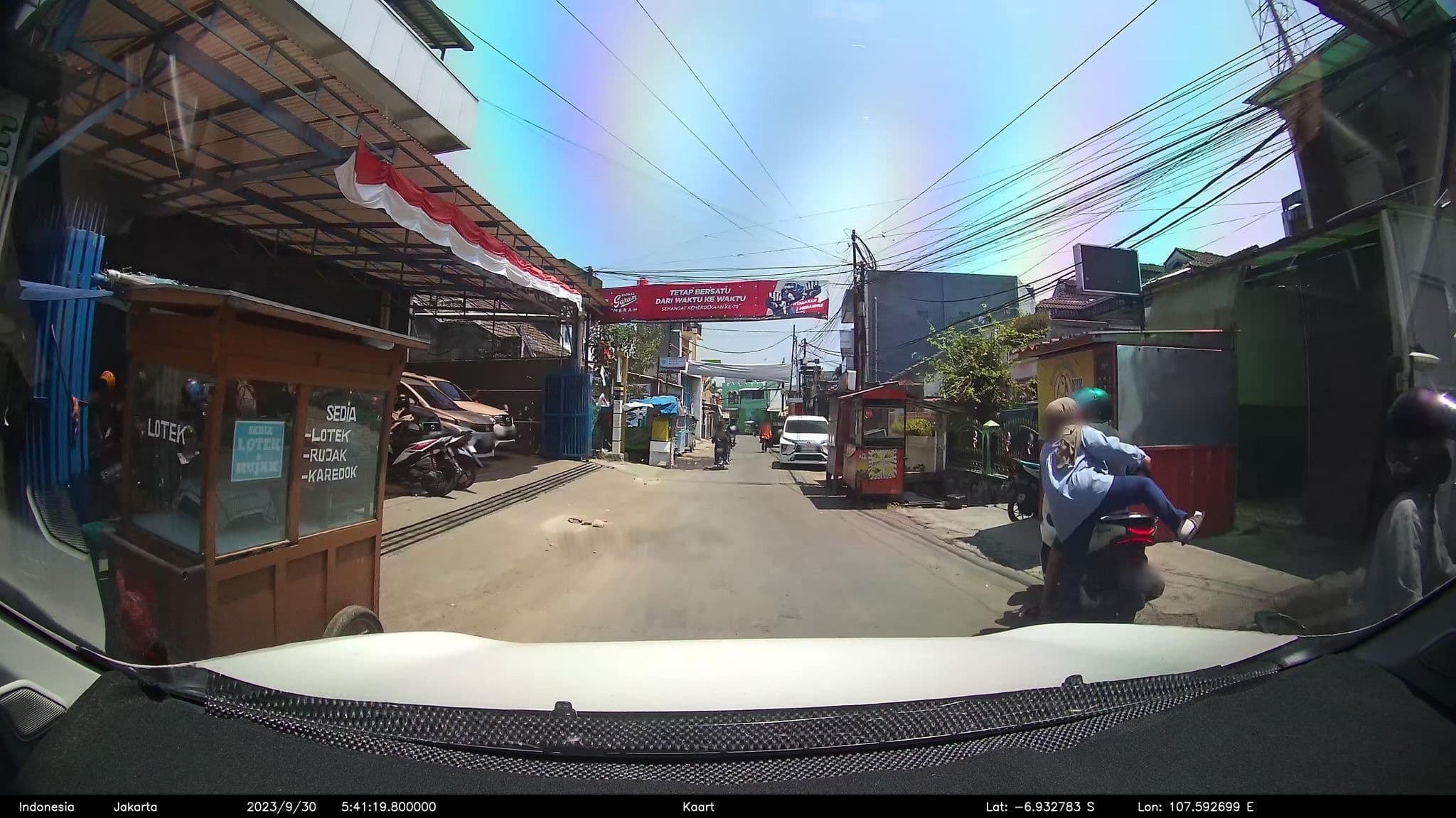 Street view near Hotel Vila Ombak, Bandung — © kaart_2 (CC BY-SA · Mapillary)