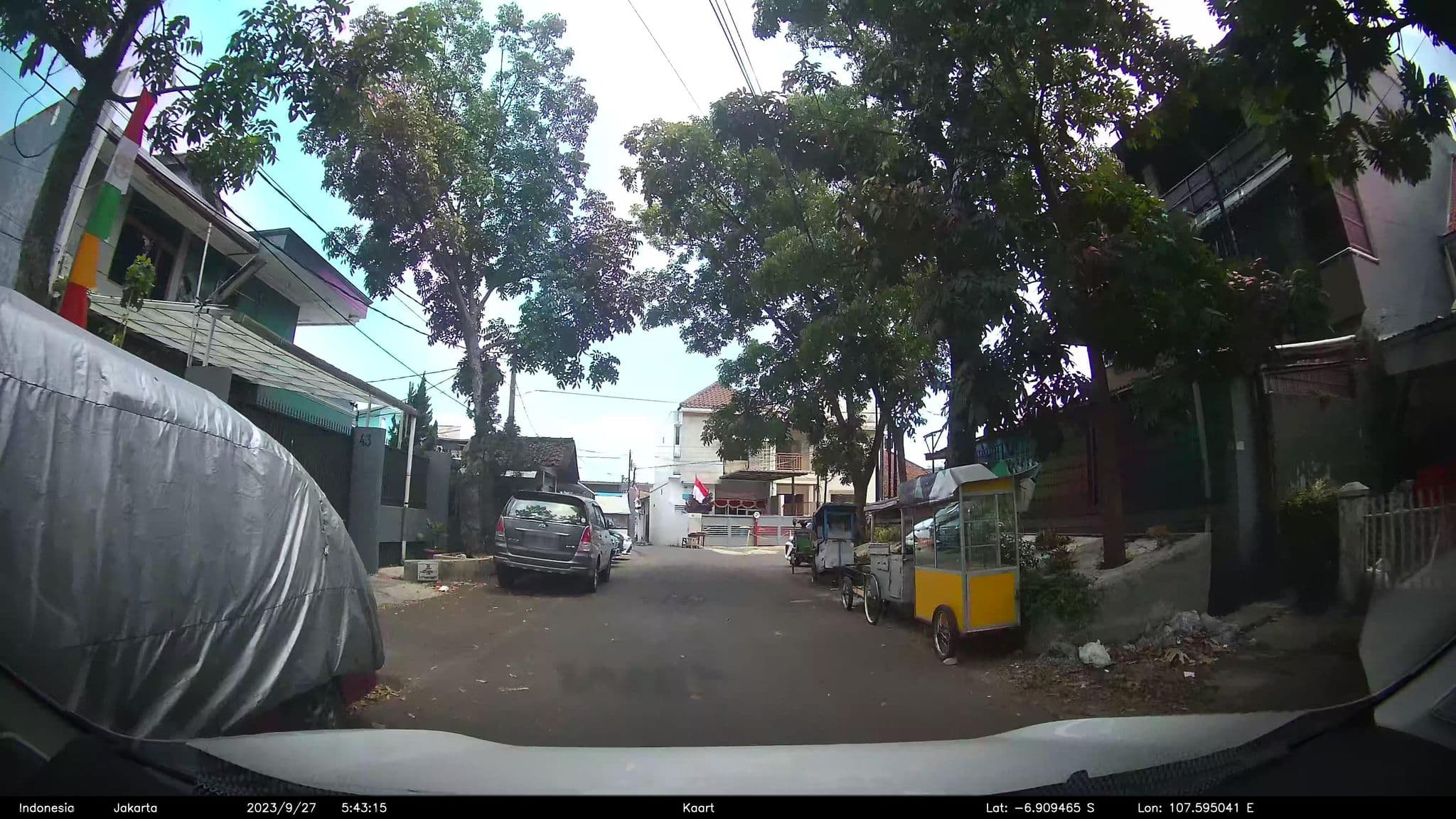 Street view near Penginapan Samiaji, Bandung — © kaart5 (CC BY-SA · Mapillary)