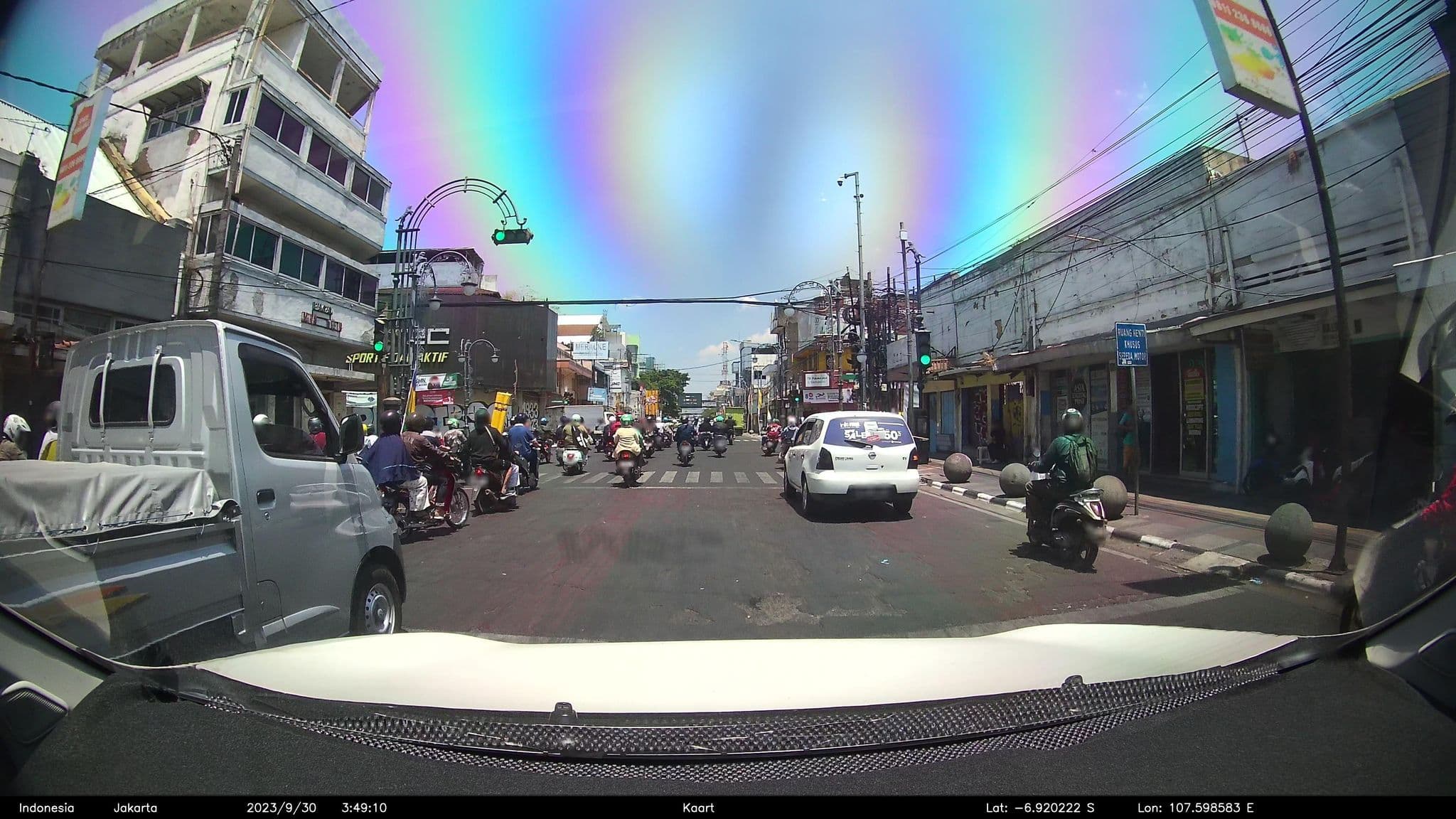 Street view near Hotel Palem, Bandung — © kaart_2 (CC BY-SA · Mapillary)